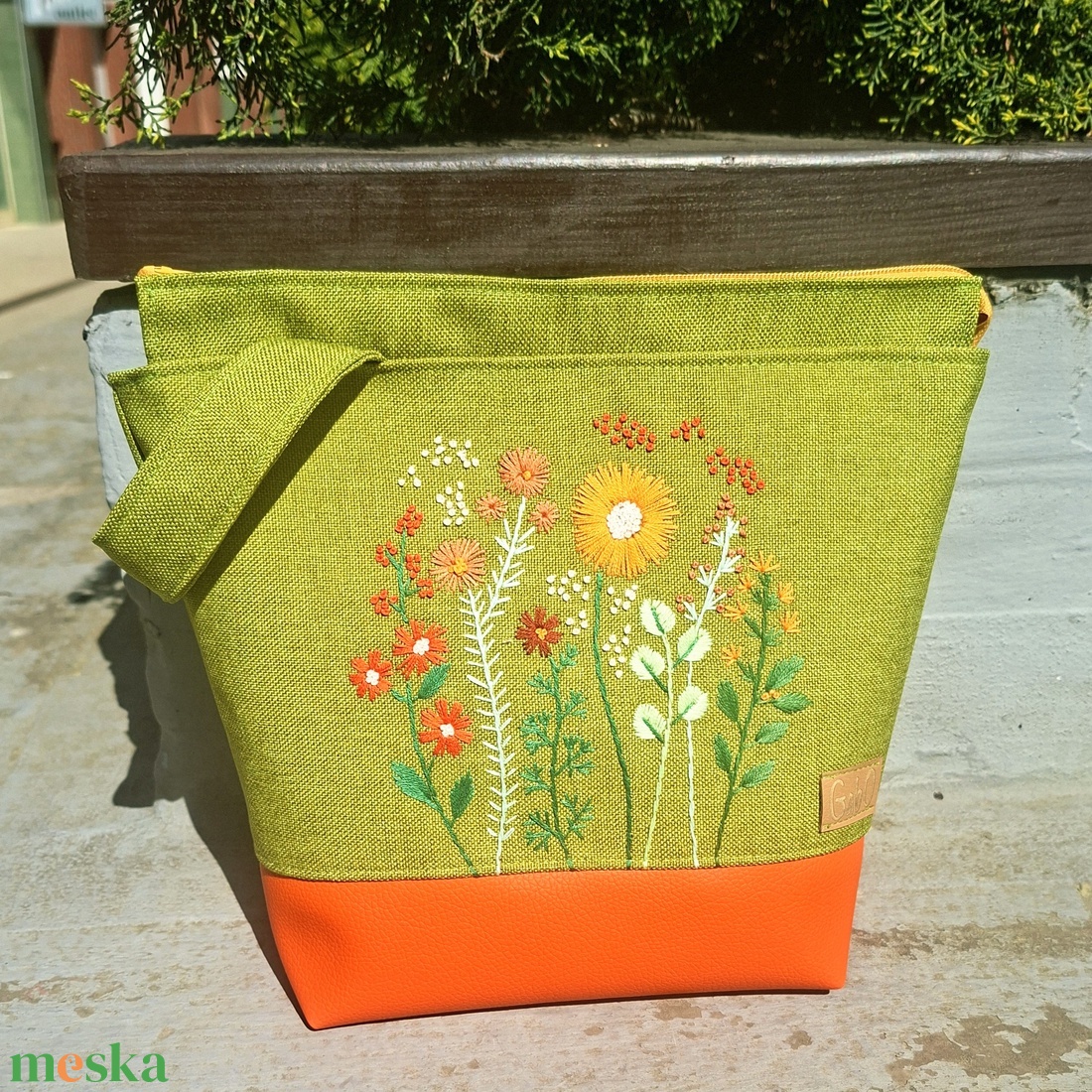 Project bag, neszeszer - Hímzett vadvirágos, kivizöld-narancs - táska & tok - bevásárlás & shopper táska - shopper, textiltáska, szatyor - Meska.hu