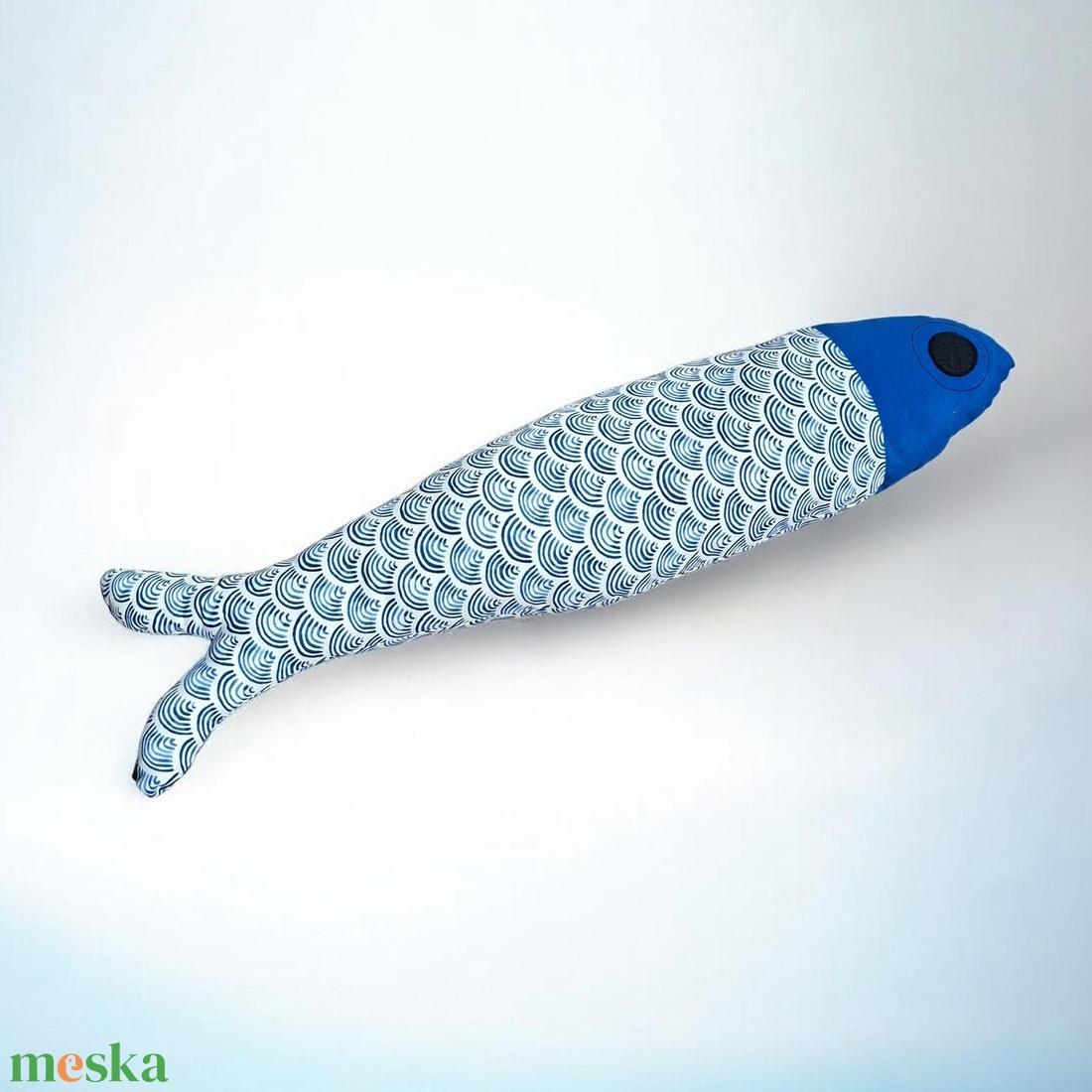 Óriás halacska párna, kék pikkelyes, 90cm - otthon & életmód - lakástextil - párna & párnahuzat - forma párna - Meska.hu