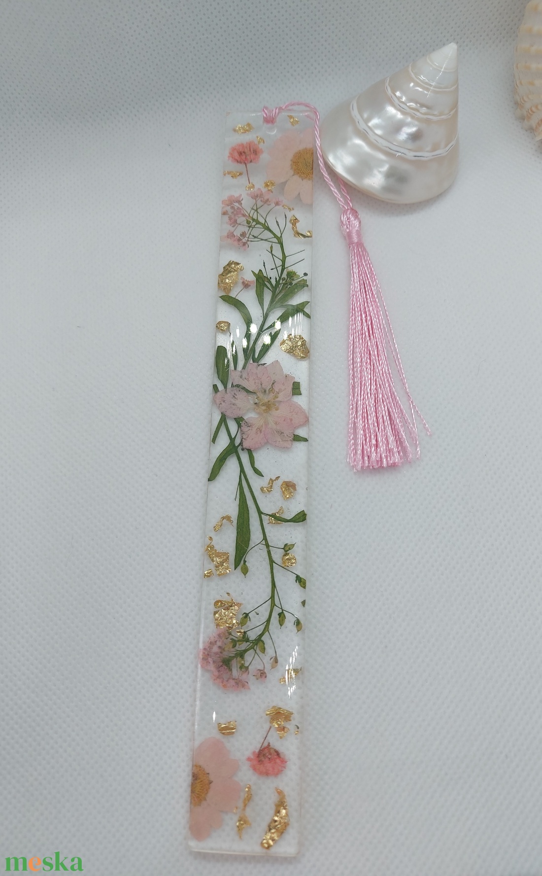 Könyvjelző valódi virágokkal - könyv & zene - könyvjelző - Meska.hu Könyvjelző valódi virágokkal - könyv & zene - könyvjelző - Meska.hu