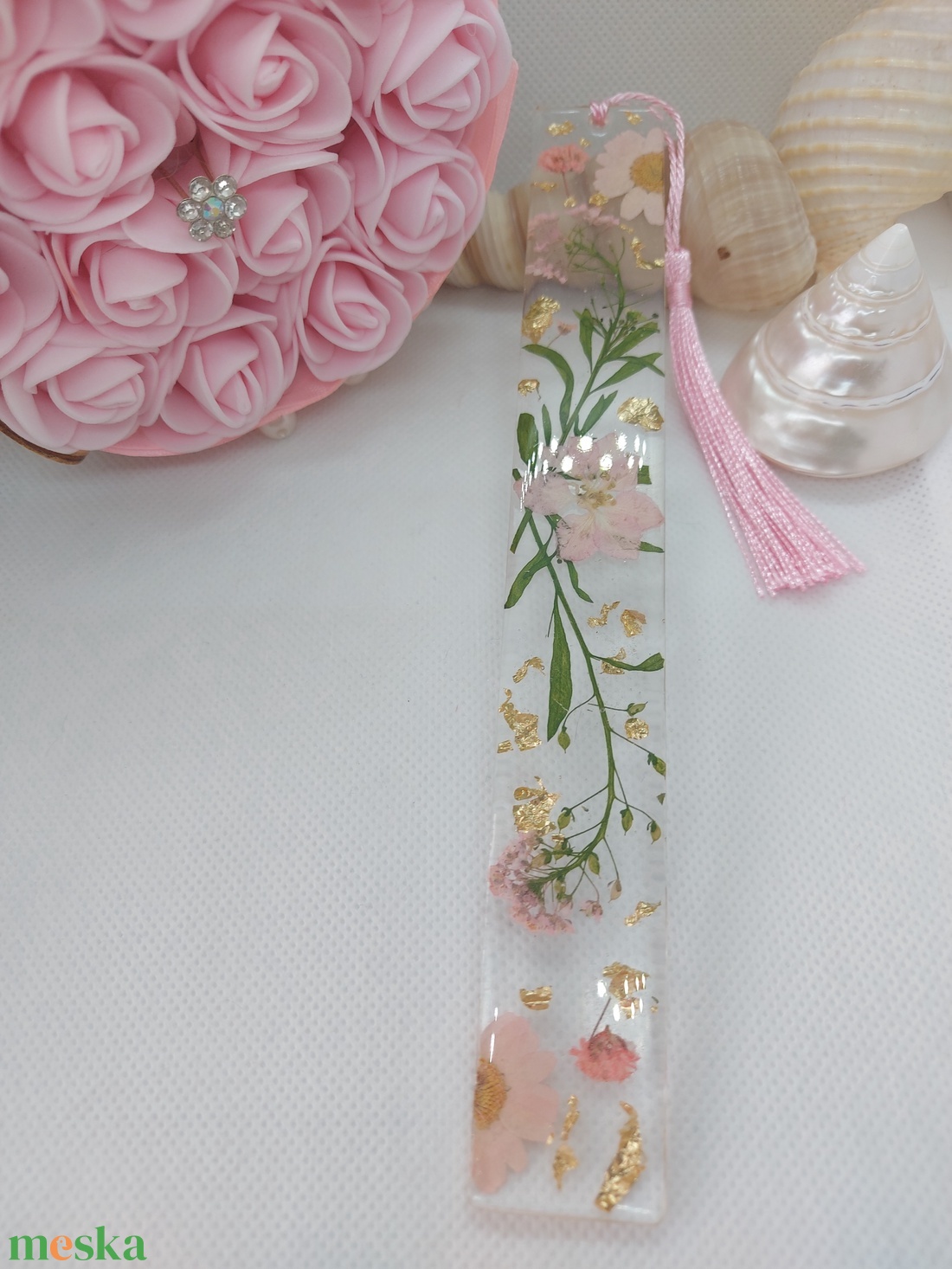 Könyvjelző valódi virágokkal - könyv & zene - könyvjelző - Meska.hu Könyvjelző valódi virágokkal - könyv & zene - könyvjelző - Meska.hu