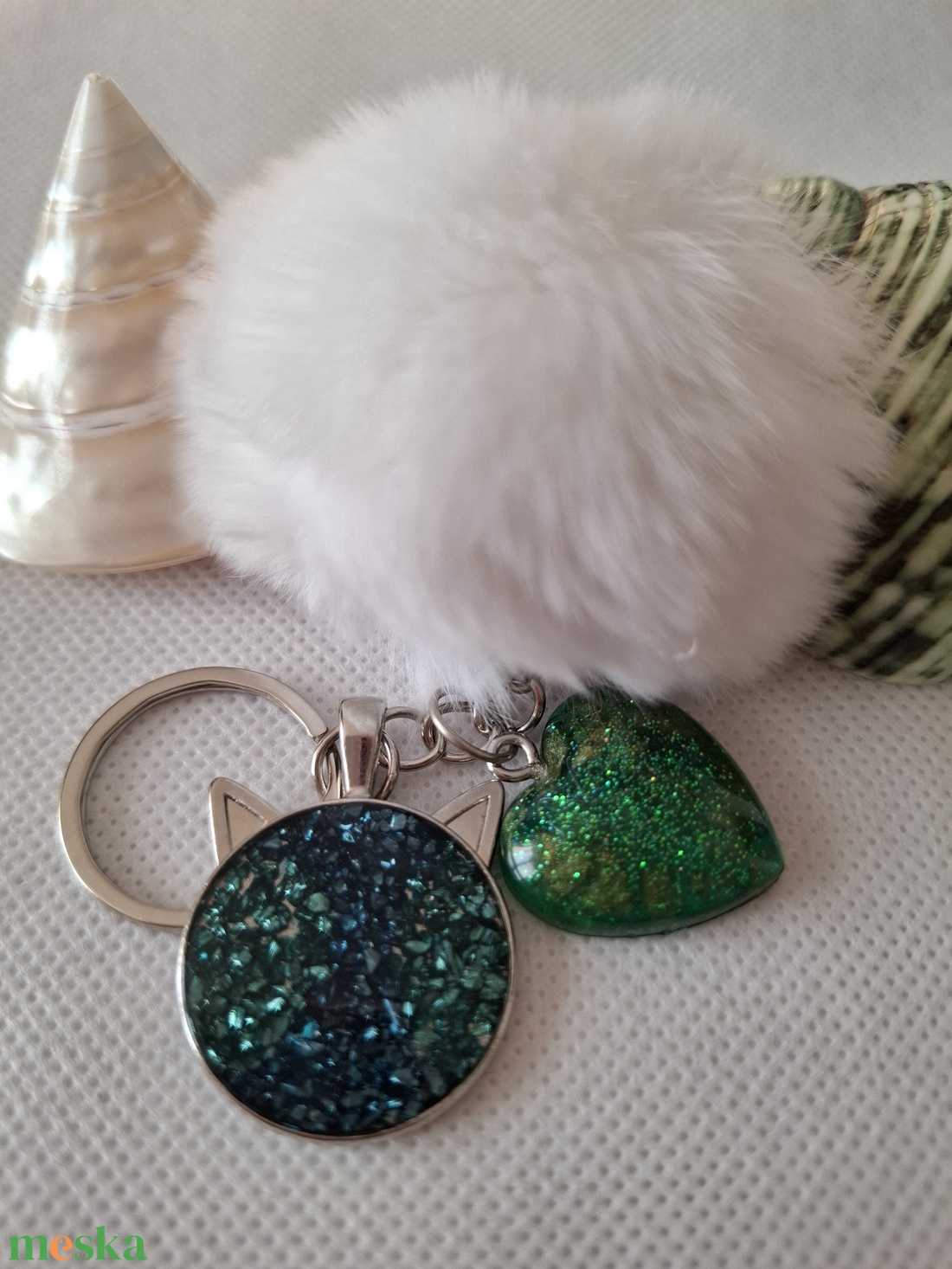 Cicás kulcstartó - táska & tok - kulcstartó & táskadísz - kulcstartó - Meska.hu