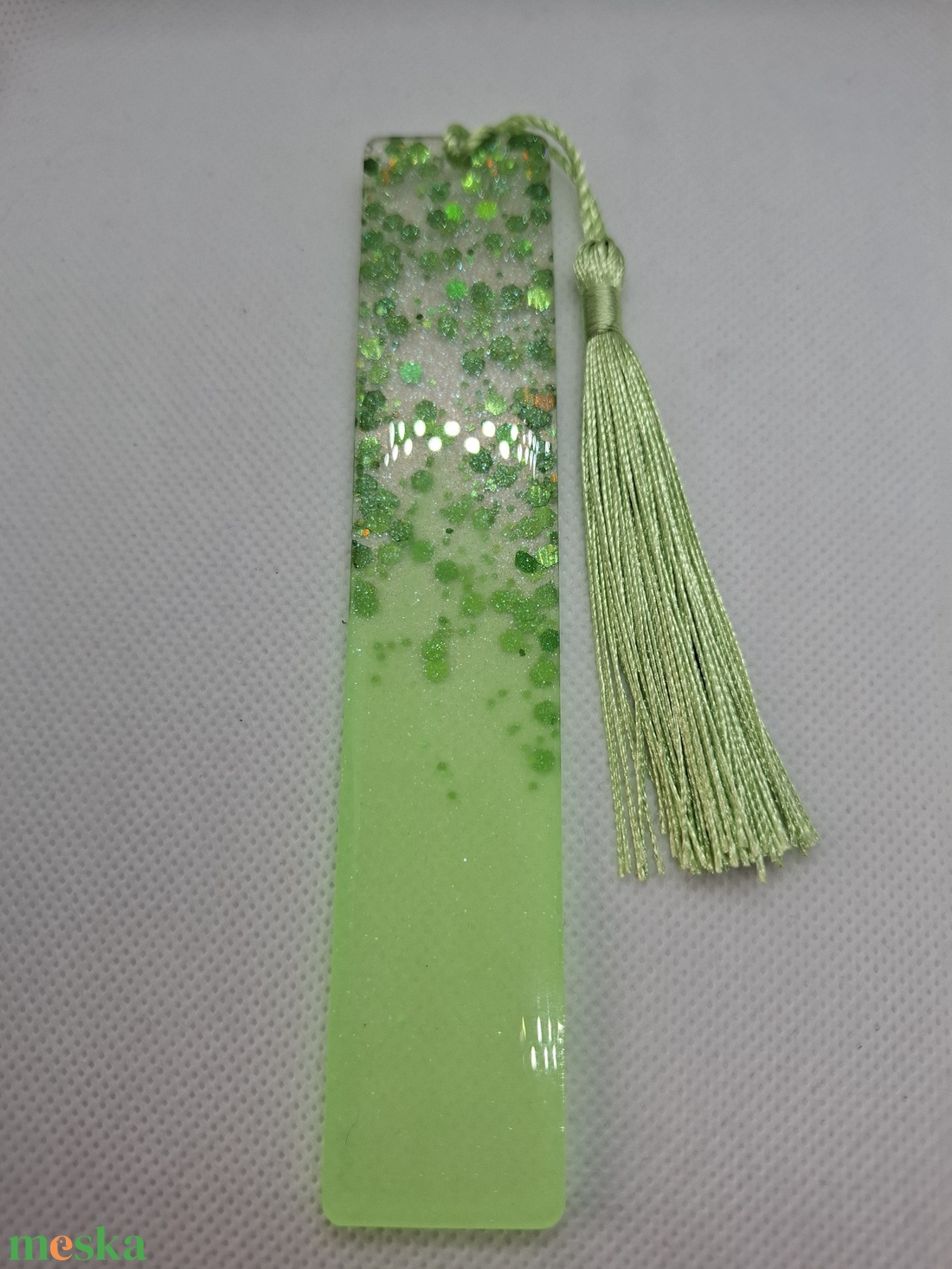 Lime zöld, glitteres könyvjelző - könyv & zene - könyvjelző - Meska.hu