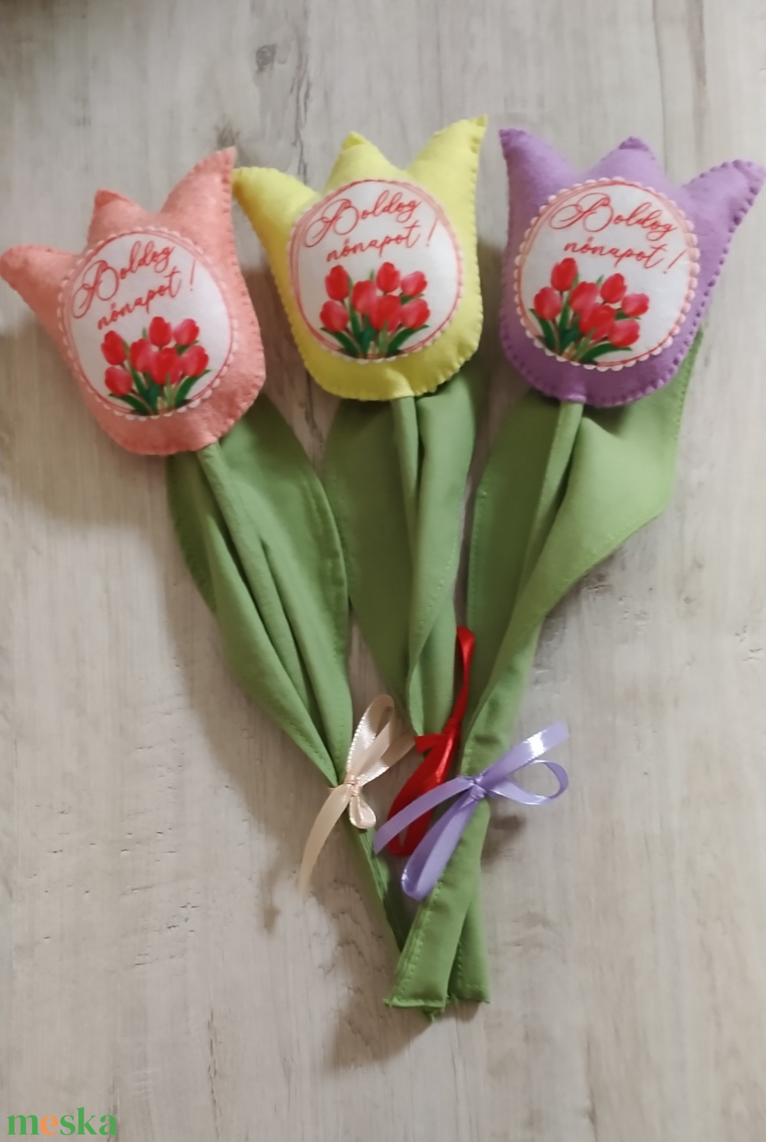 Nőnapi filc tulipán - otthon & életmód - dekoráció - asztal és polc dekoráció - asztaldísz - Meska.hu