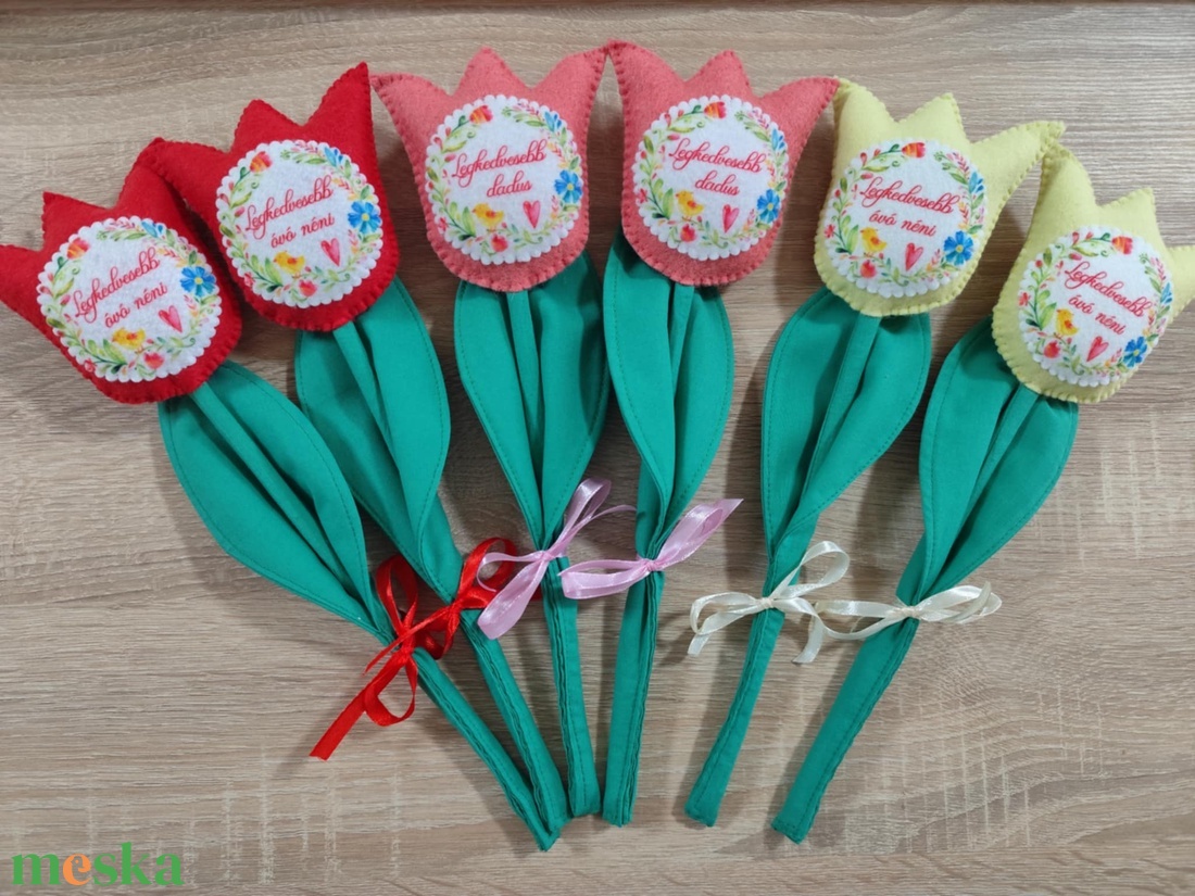 Filc tulipán - Legkedvesebb óvó néni - otthon & életmód - dekoráció - asztal és polc dekoráció - asztaldísz - Meska.hu Filc tulipán - Legkedvesebb óvó néni - otthon & életmód - dekoráció - asztal és polc dekoráció - asztaldísz - Meska.hu