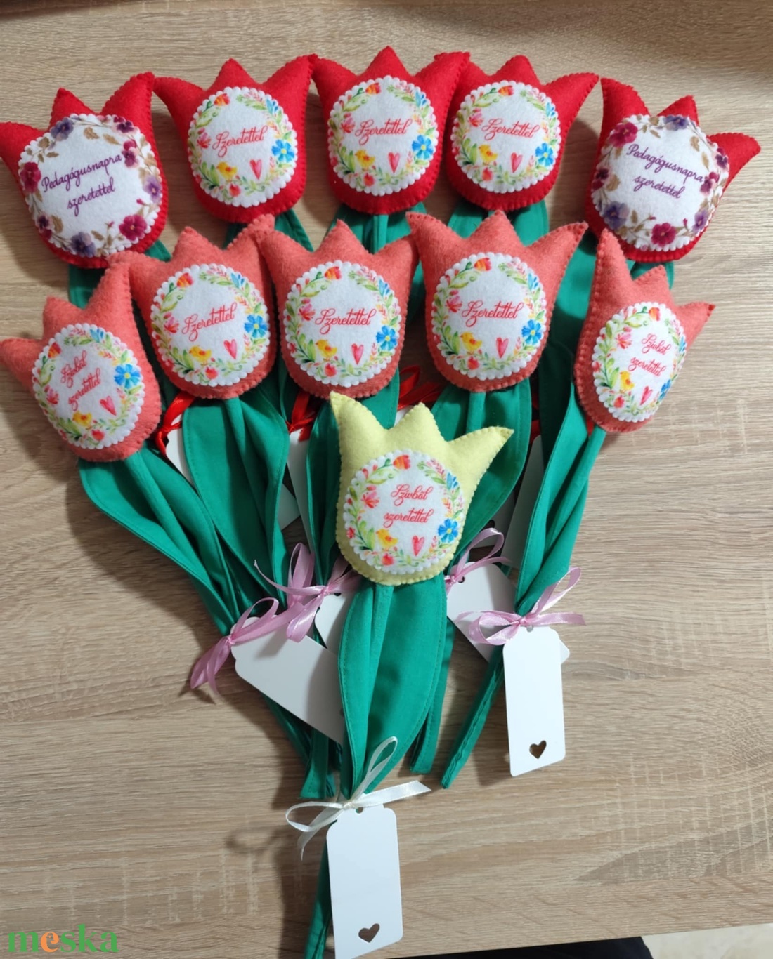 Filc tulipán pedagógusnapra - otthon & életmód - dekoráció - asztal és polc dekoráció - asztaldísz - Meska.hu Filc tulipán pedagógusnapra - otthon & életmód - dekoráció - asztal és polc dekoráció - asztaldísz - Meska.hu