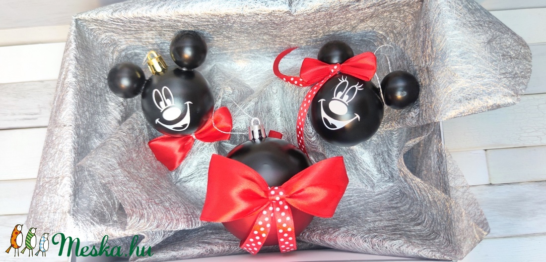 Mickey egeres karácsonyfa gömb fenyődísz - karácsony - karácsonyi lakásdekoráció - karácsonyfadíszek - Meska.hu