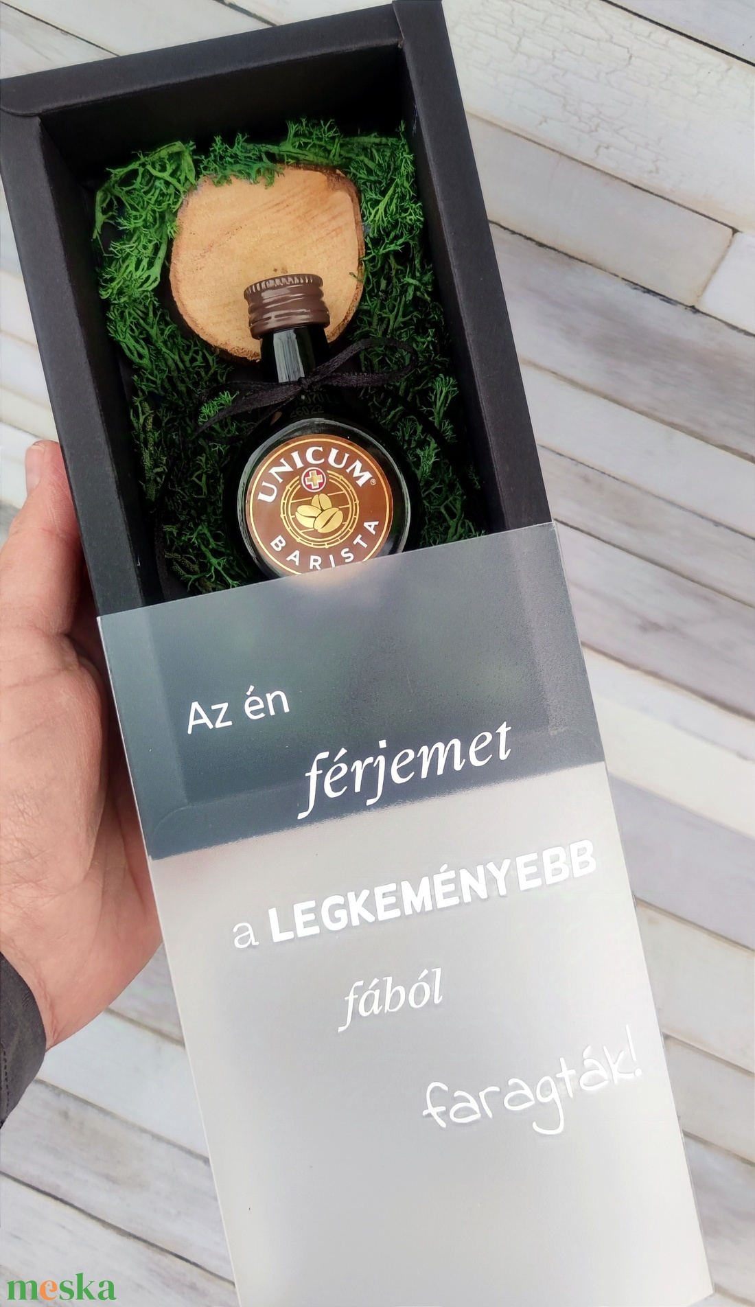 Valentin napi ajándék díszdoboz pasiknak (Unicum barista) - karácsony - karácsonyi lakásdekoráció - karácsonyfadíszek - Meska.hu