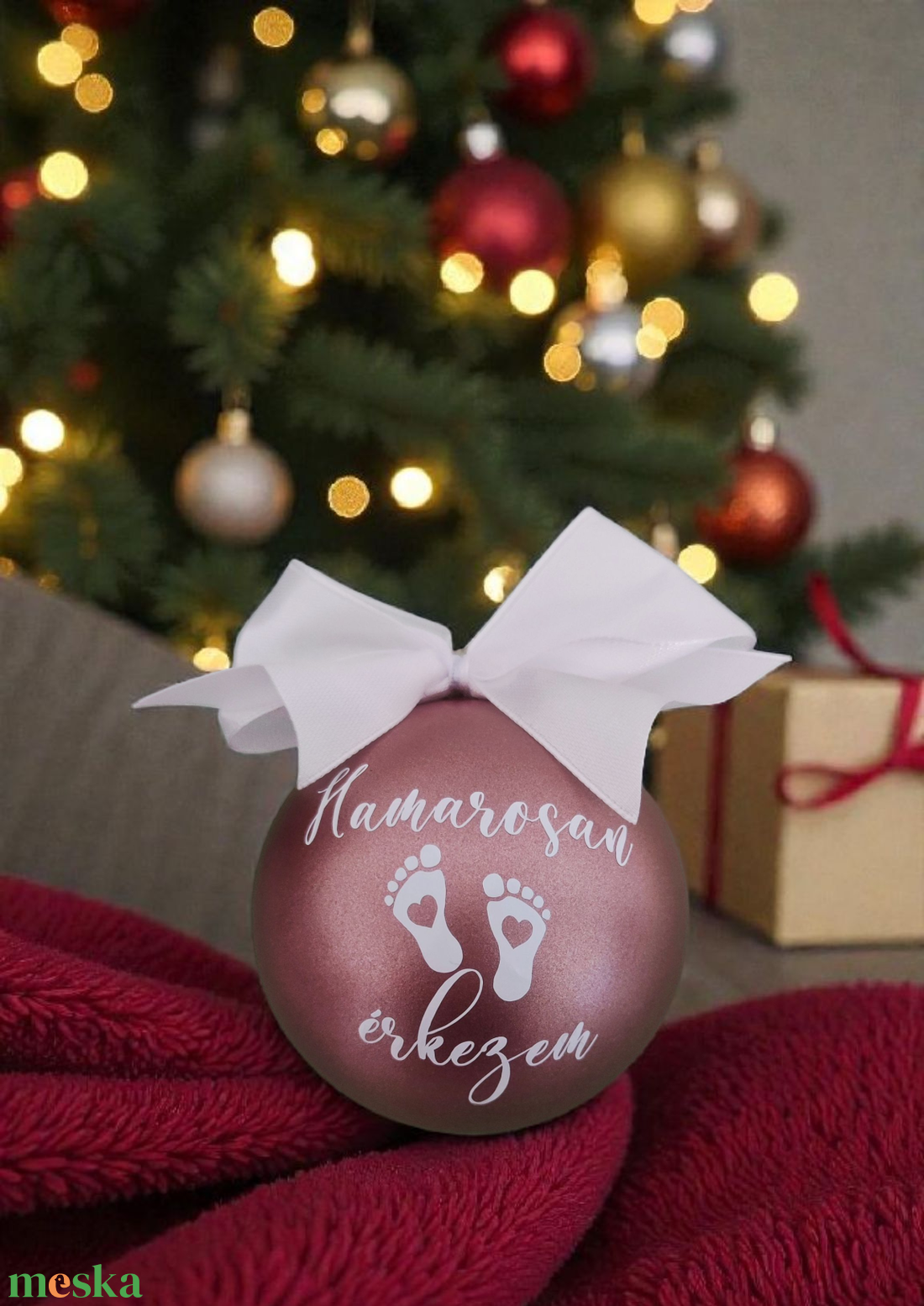 Babaváró karácsonyi gömb (lányos) - karácsony - karácsonyi lakásdekoráció - karácsonyfadíszek - Meska.hu