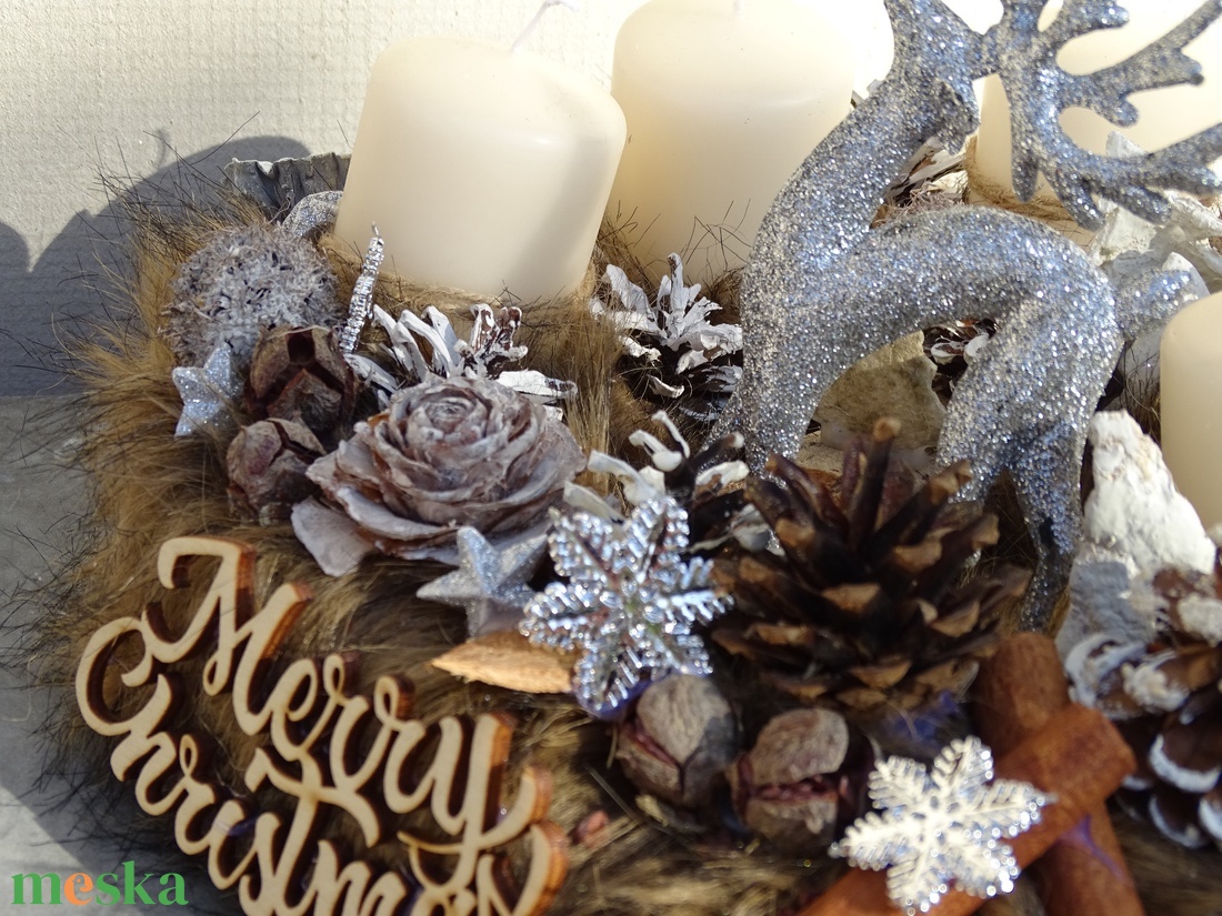 MERRYCHristmas-SZŐRMÉS adventi koszorú,asztaldísz rénszarvassal - karácsony - adventi díszek - adventi asztaldísz - Meska.hu MERRYCHristmas-SZŐRMÉS adventi koszorú,asztaldísz rénszarvassal - karácsony - adventi díszek - adventi asztaldísz - Meska.hu