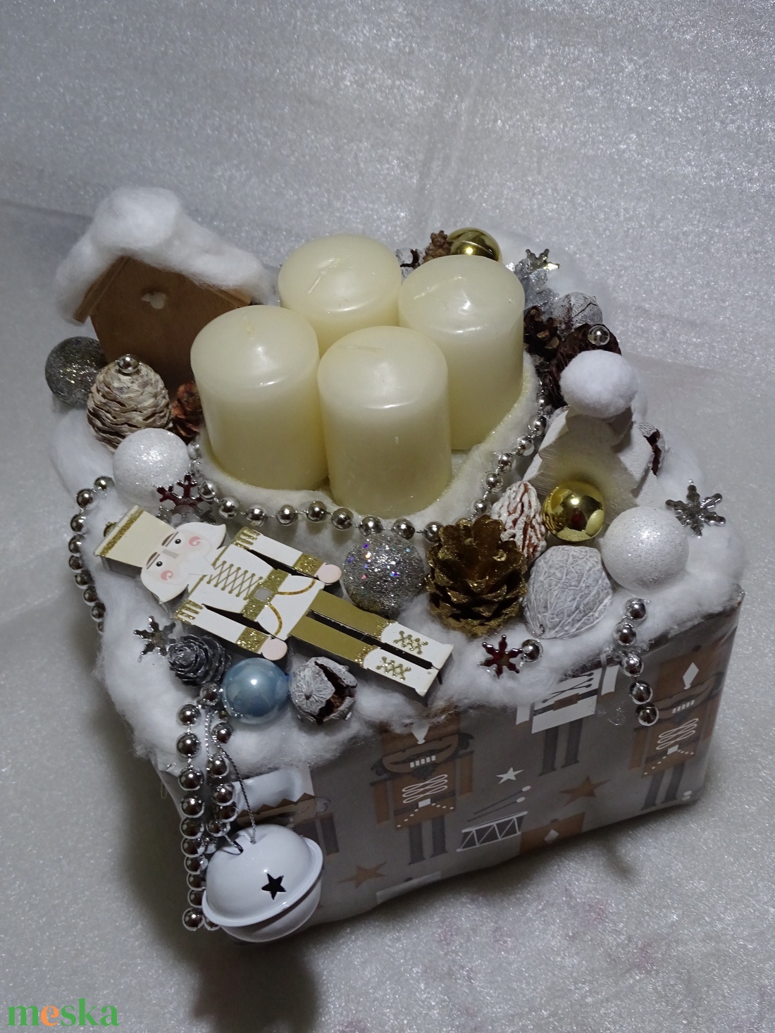 DIÓTÖRŐ arany,ezüst ünnepi színekben adventi asztaldísz,box - karácsony - adventi díszek - adventi asztaldísz - Meska.hu DIÓTÖRŐ arany,ezüst ünnepi színekben adventi asztaldísz,box - karácsony - adventi díszek - adventi asztaldísz - Meska.hu