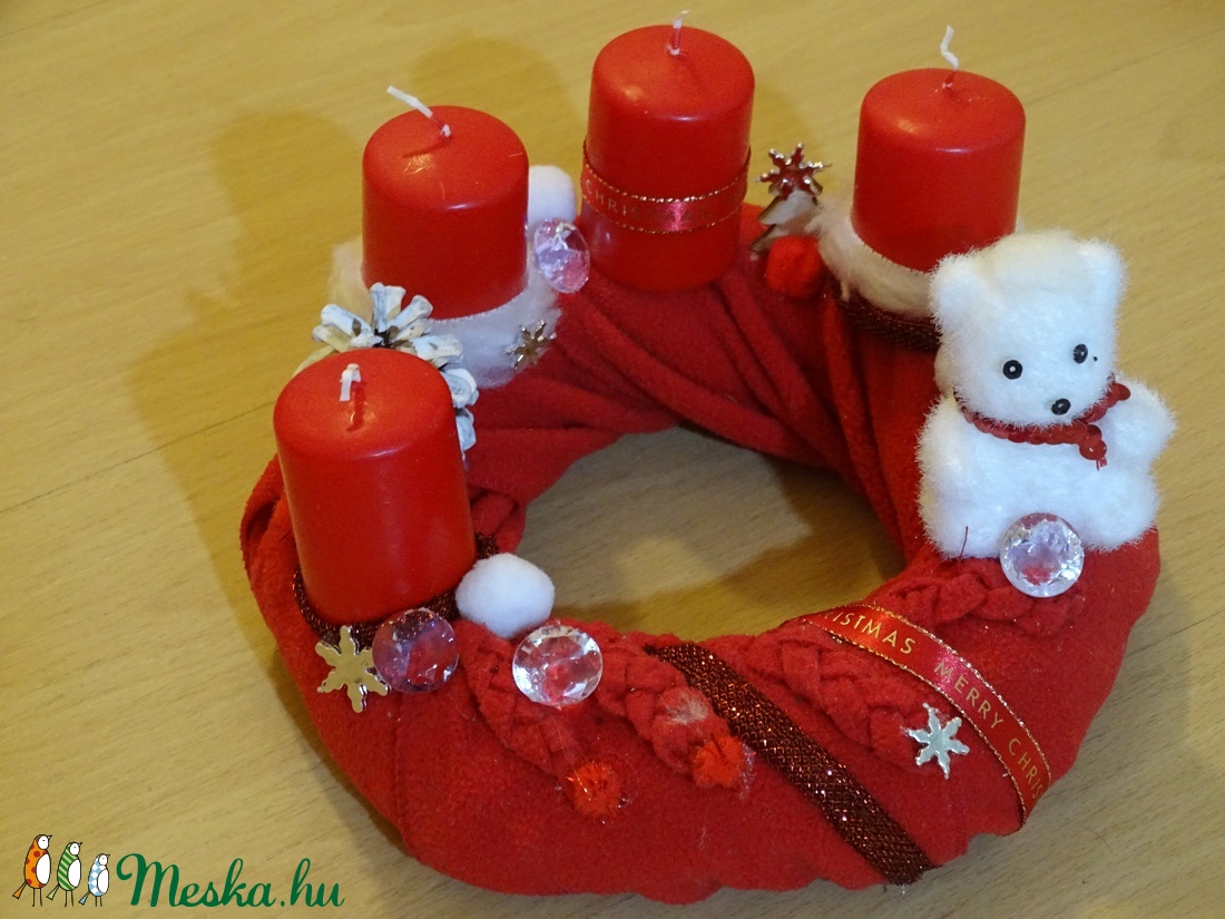 ITT a farsang áll a bál...porcelánfejű - BOHÓC Piros-fehér ezüst,szürke kopogtató,ajtódísz,falidísz   ,koszorú - otthon & életmód - dekoráció - Meska.hu