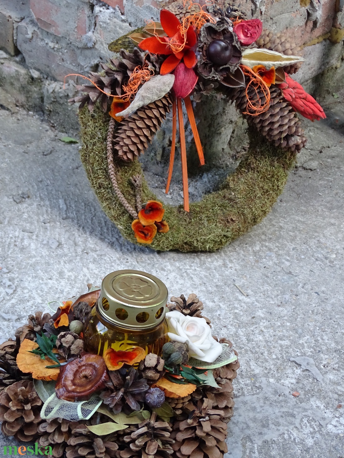 Sirdisz,Mindenszentek,halottak napja,Sírdísz,Kegyeleti dísz,koszorú-  ajándék kövirózsával - otthon & életmód - dekoráció - ajtó- és ablak dekoráció - ajtódísz & kopogtató - Meska.hu