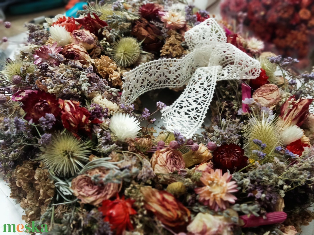 tVirágözön ,egyedi, természetes , illatos ajtódísz  - otthon & életmód - dekoráció - ajtó- és ablak dekoráció - ajtódísz & kopogtató - Meska.hu