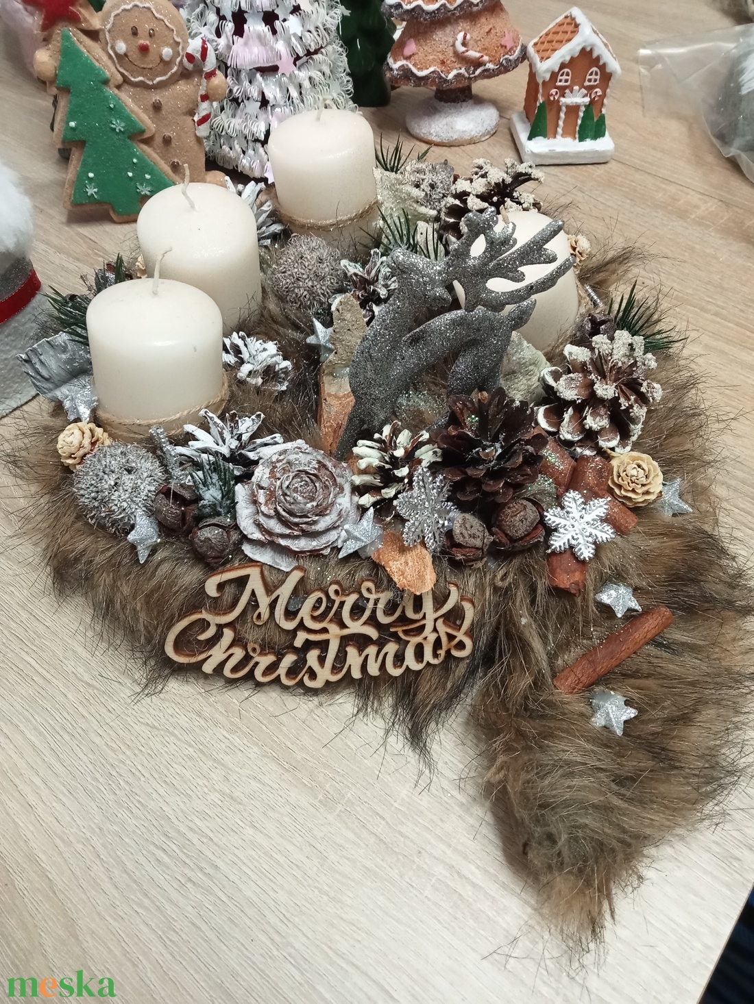 MERRYCHristmas-SZŐRMÉS adventi koszorú,asztaldísz rénszarvassal - karácsony - adventi díszek - adventi koszorú - Meska.hu