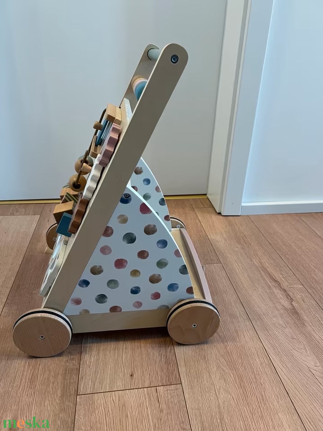 Ez egy fából készült Tiny Land márkájú járást segítő kocsi - baba - mama - baba játékok - mozgásfejlesztő játékok - Meska.hu