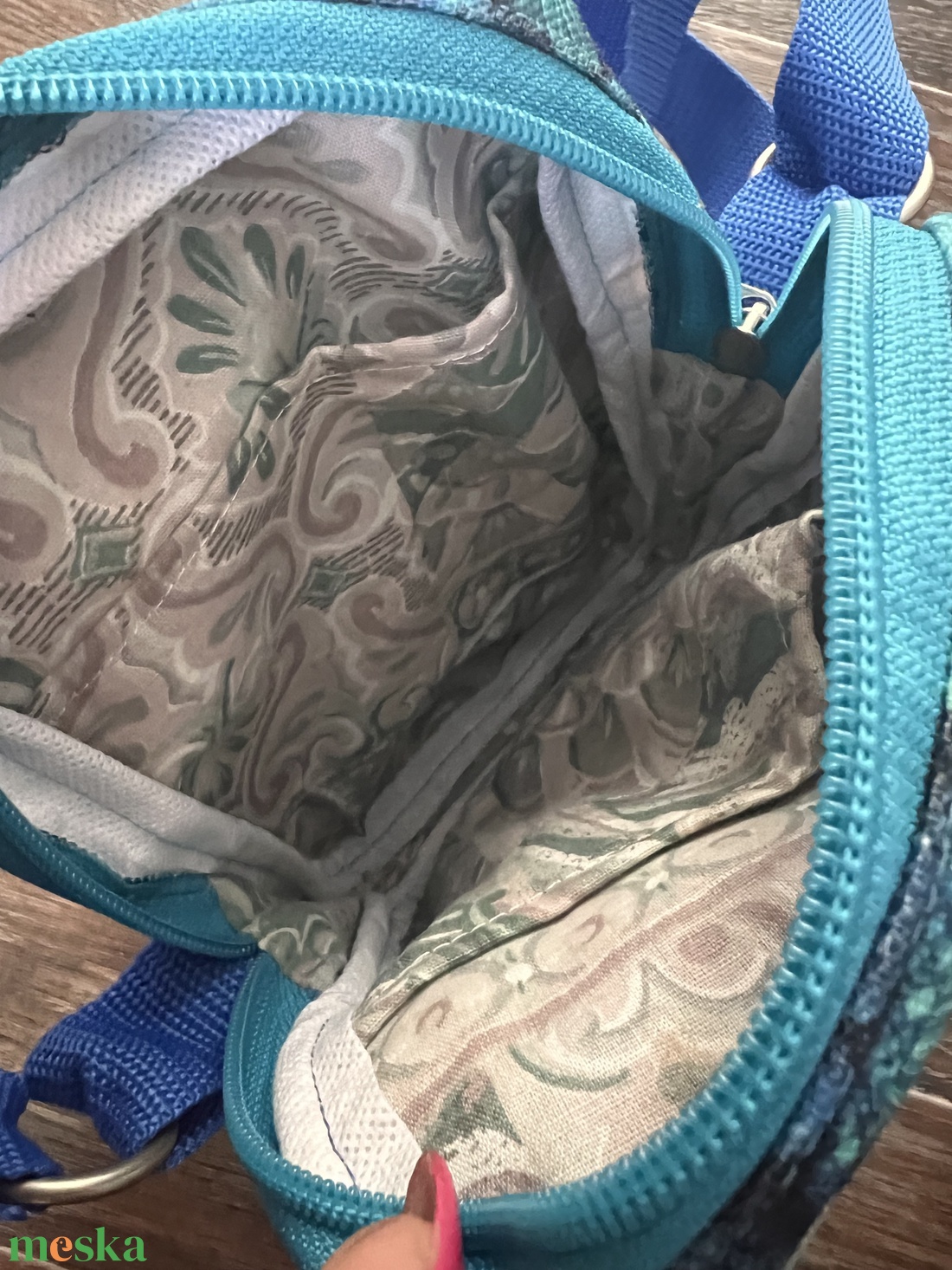 Kis válltáska - táska & tok - kézitáska & válltáska - vállon átvethető táska - Meska.hu