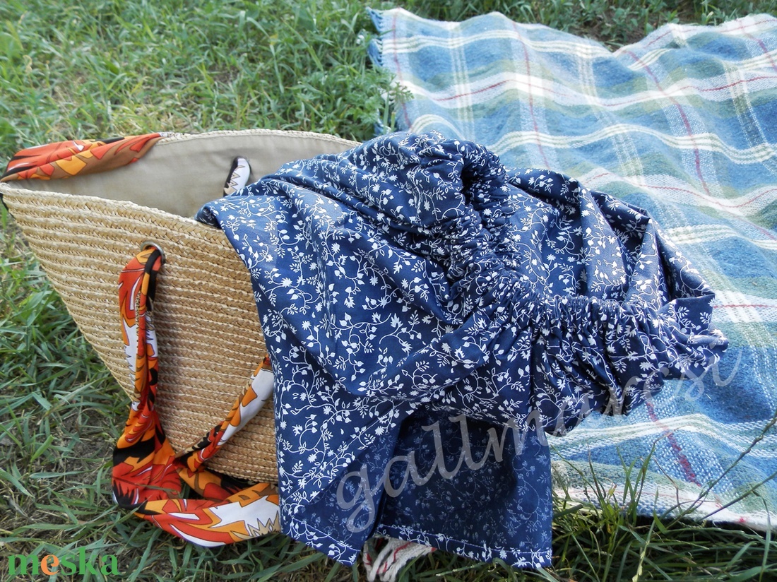 Öltözöfülke strandra, hordozható öltöző, szoptatós lepel - ruha & divat - sál, sapka, kendő - vállkendő - Meska.hu Öltözöfülke strandra, hordozható öltöző, szoptatós lepel - ruha & divat - sál, sapka, kendő - vállkendő - Meska.hu