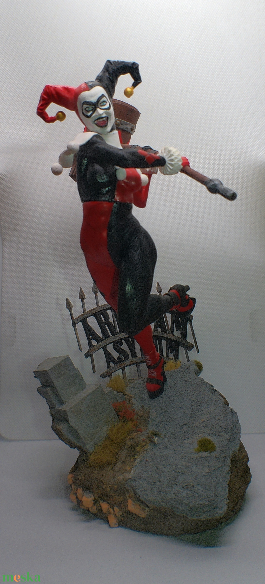 Harley Quinn szobor - otthon & életmód - dekoráció - asztal és polc dekoráció - asztaldísz - Meska.hu