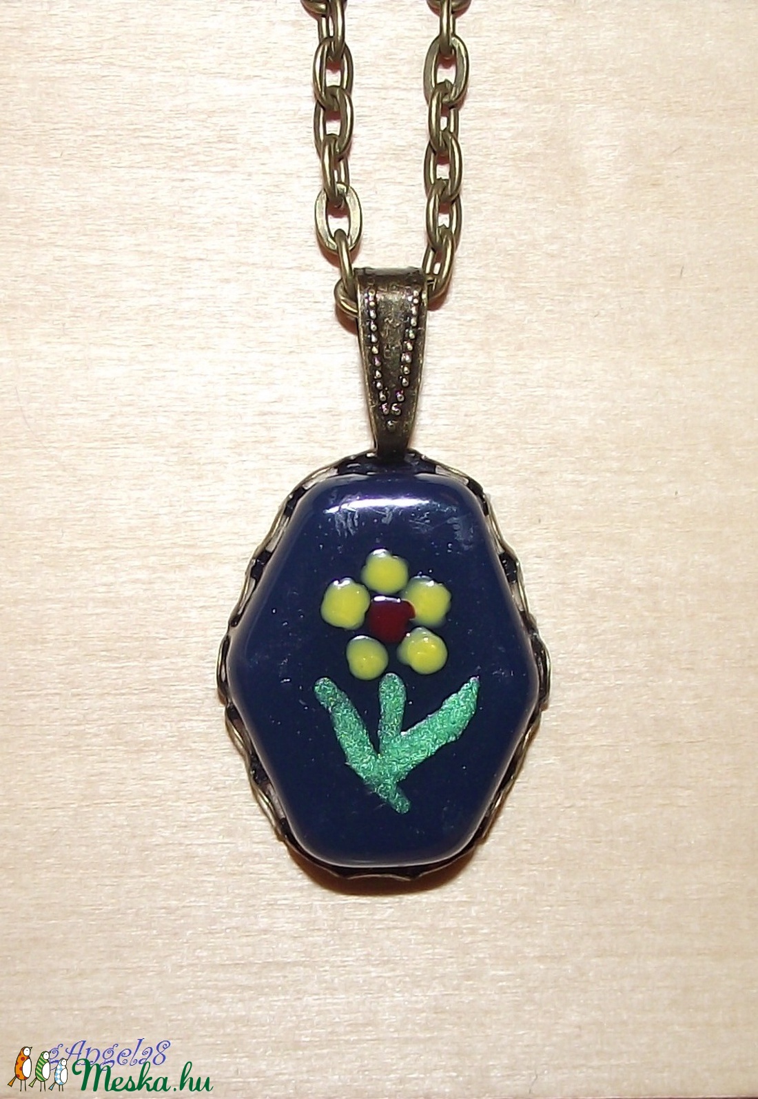 Kék virágos kézzel festett nyaklánc - ékszer - nyaklánc - medálos nyaklánc - Meska.hu