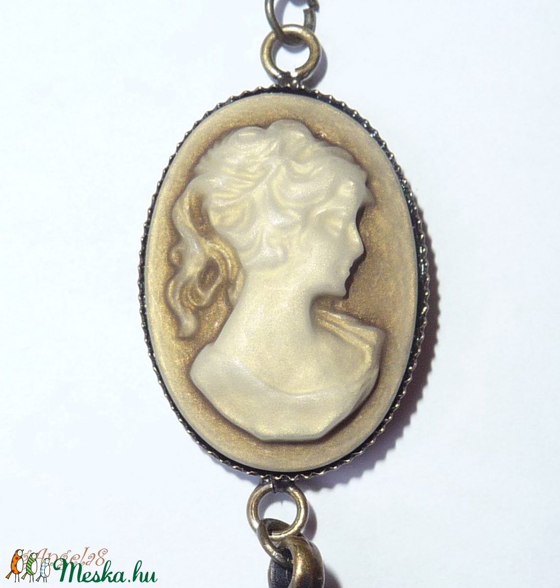 Barna-bézs kámea nyaklánc bézs bojttal - ékszer - nyaklánc - bojtos nyaklánc - Meska.hu