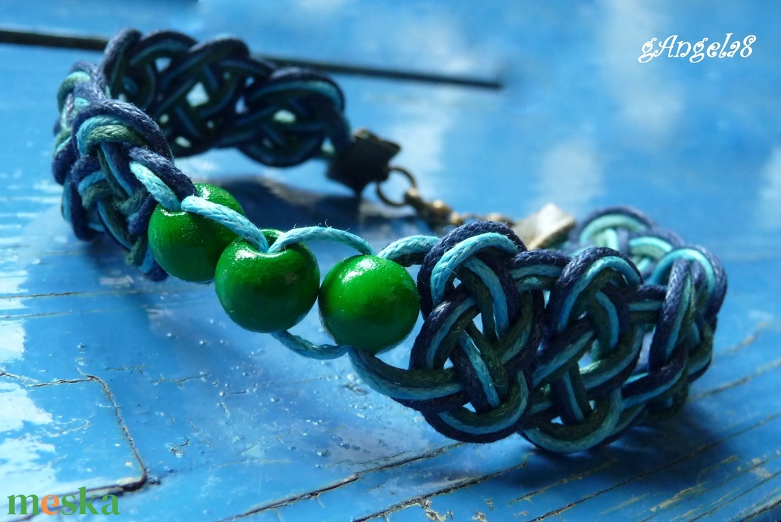 Kelta motívumos csomózott karkötő gyönggyel - ékszer - karkötő - fonott karkötő - Meska.hu