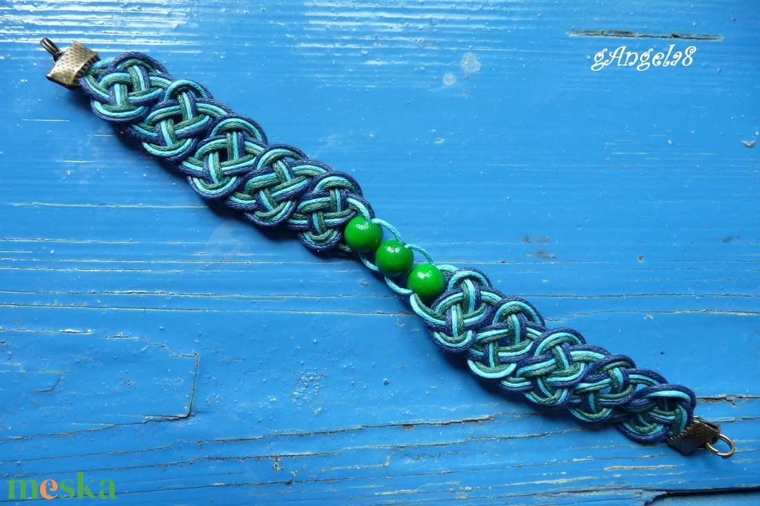Kelta motívumos csomózott karkötő gyönggyel - ékszer - karkötő - fonott karkötő - Meska.hu