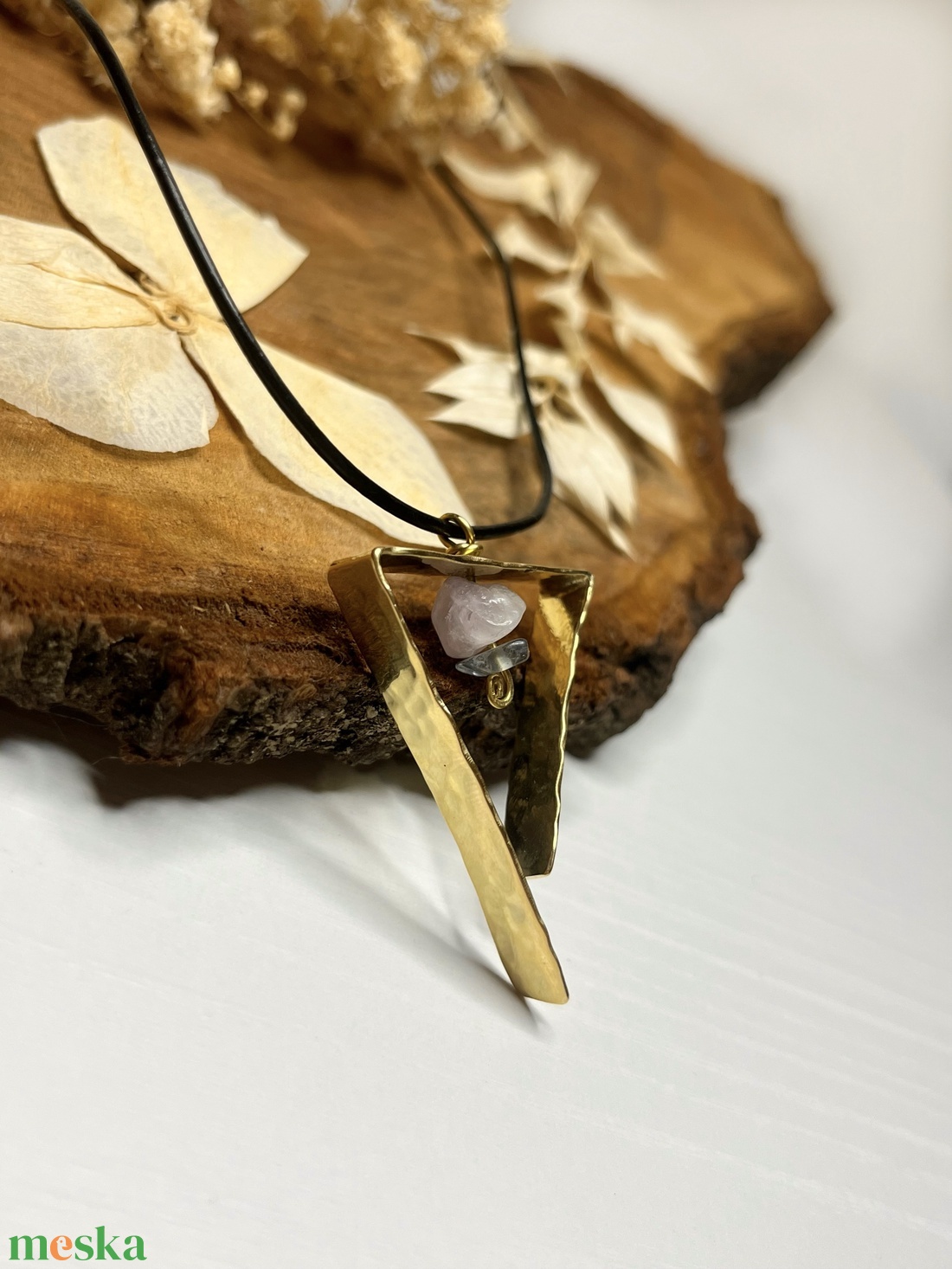 Háromszögletű nyaklánc - ékszer - nyaklánc - medálos nyaklánc - Meska.hu