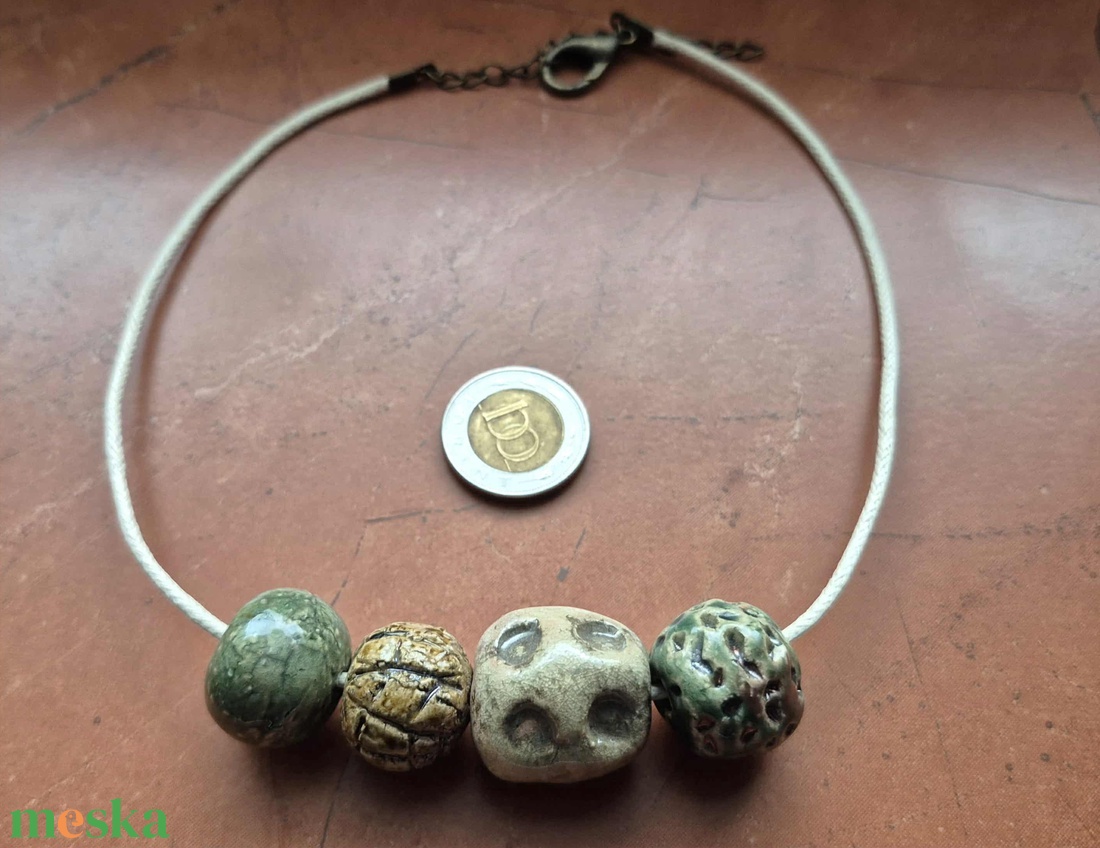 Kavicsok és gyöngyök V.  raku kerámia óriás gyöngyös nyaklánc (ékszer) - ékszer - nyaklánc - bogyós nyaklánc - Meska.hu