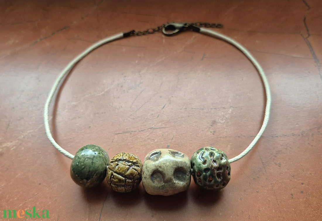 Kavicsok és gyöngyök V.  raku kerámia óriás gyöngyös nyaklánc (ékszer) - ékszer - nyaklánc - bogyós nyaklánc - Meska.hu