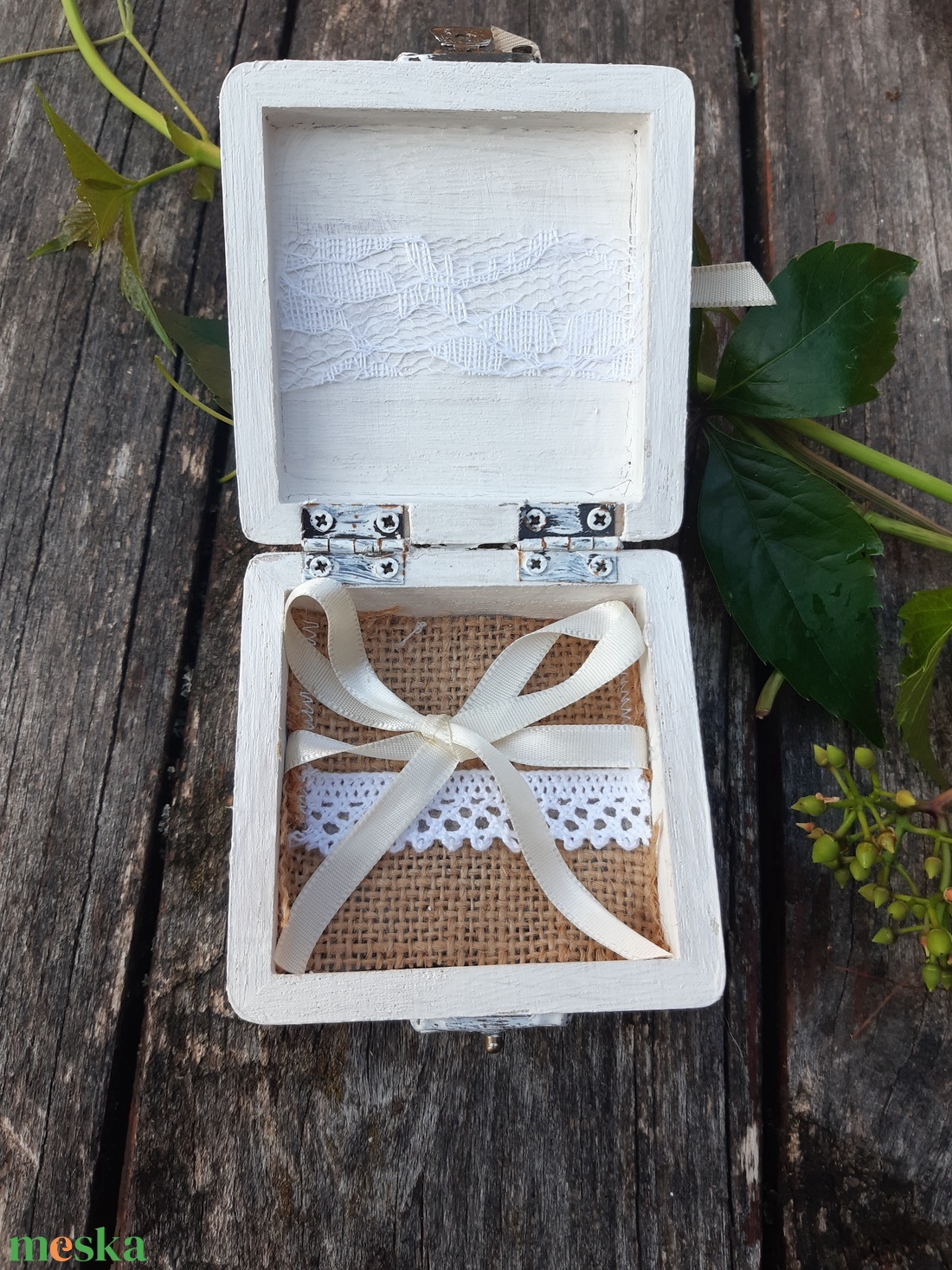 LOVE- Szerelem-Esküvői dobozka, gyűrűtartó vintage hangulatban rendelhető. - esküvő - kiegészítők - gyűrűtartó & gyűrűpárna - Meska.hu