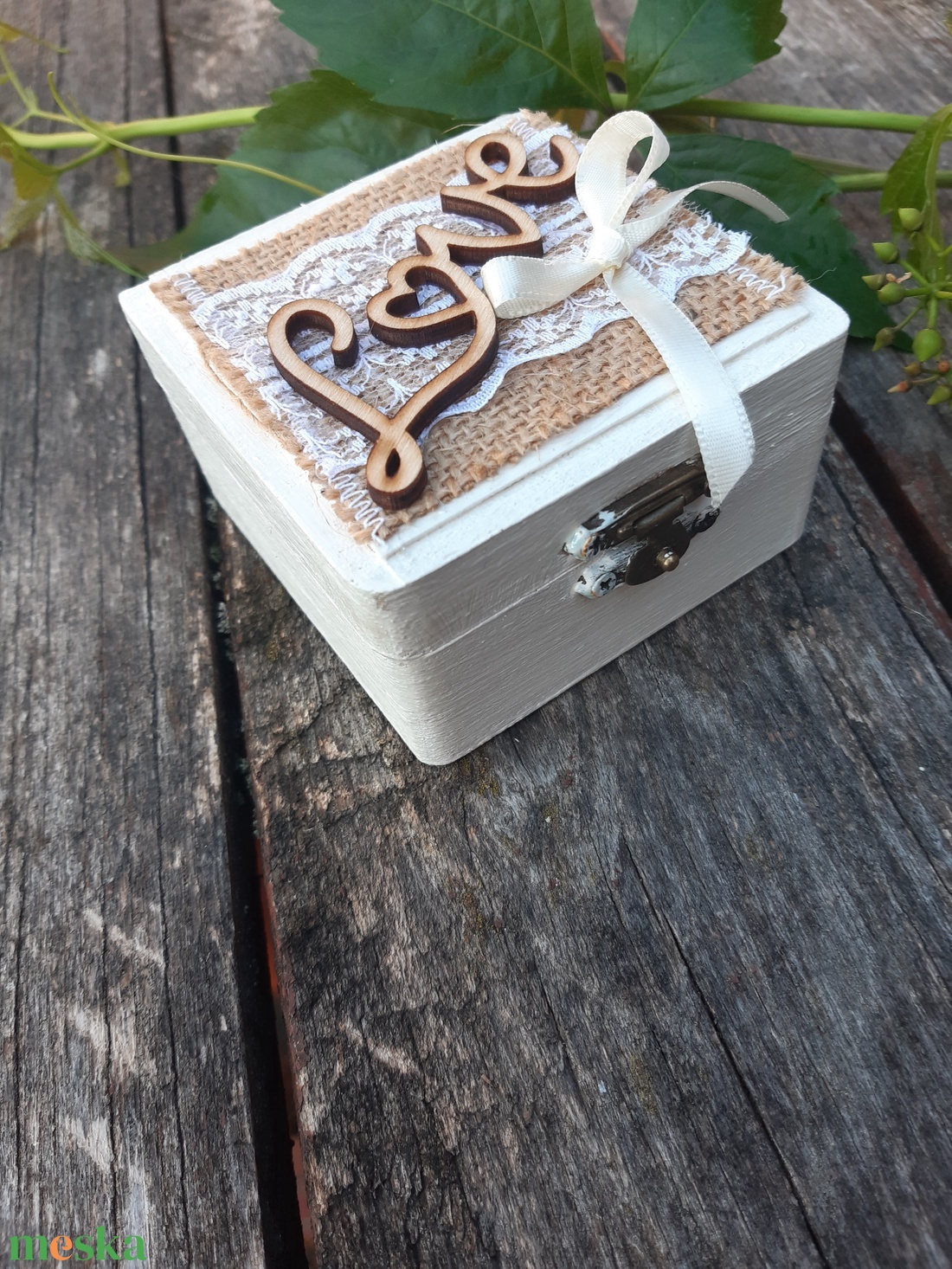 LOVE- Szerelem-Esküvői dobozka, gyűrűtartó vintage hangulatban rendelhető. - esküvő - kiegészítők - gyűrűtartó & gyűrűpárna - Meska.hu