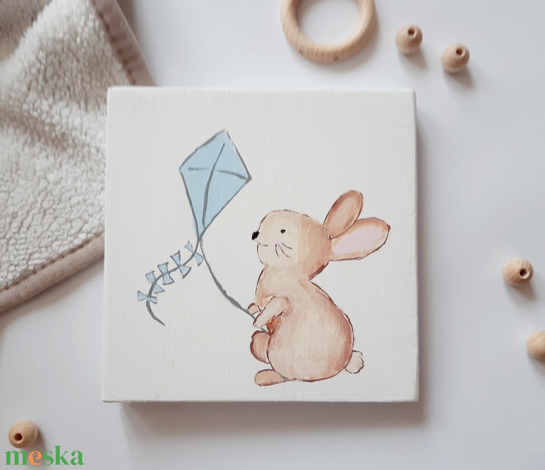 Nyuszi kék papírsárkánnyal- babaszobai, gyerekszobai  névtáblának, köszöntőtáblának, Azonnal vihető! - otthon & életmód - dekoráció - fali és függő dekoráció - függődísz - Meska.hu