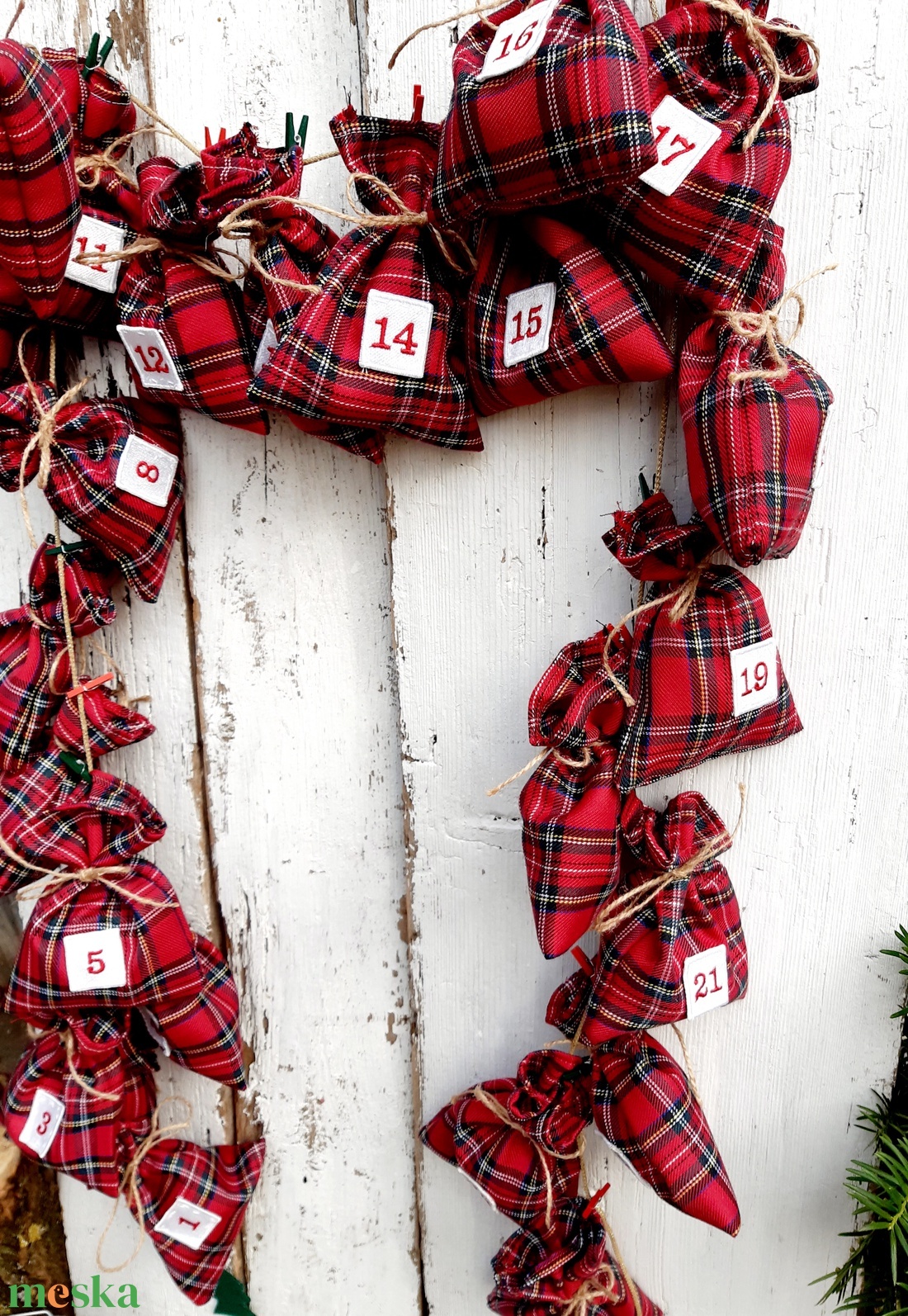 Skótkockás piros adventi zsákok, karácsonyvárás, adventi dísz, dekoráció,  - karácsony - adventi díszek - adventi naptár - Meska.hu