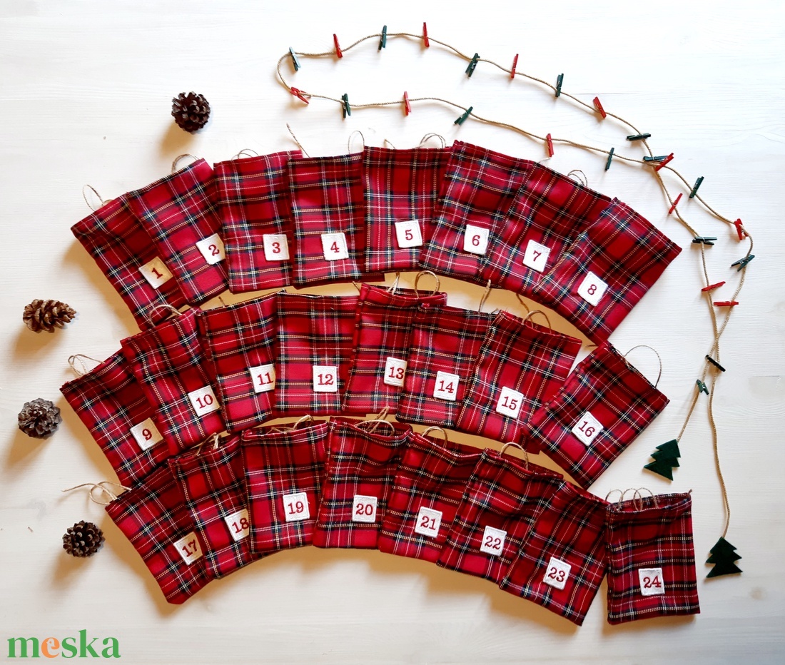 Skótkockás piros adventi zsákok, karácsonyvárás, adventi dísz, dekoráció,  - karácsony - adventi díszek - adventi naptár - Meska.hu
