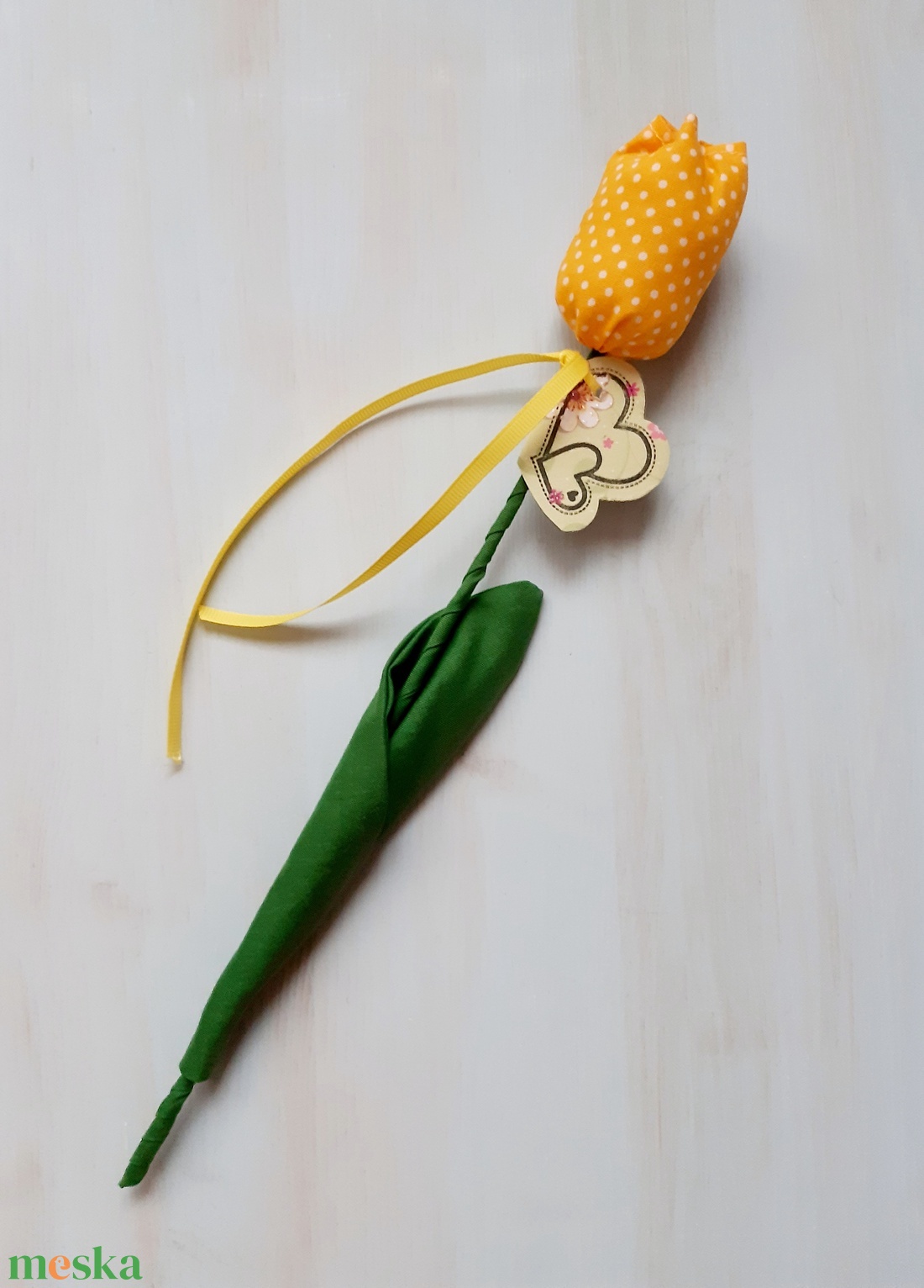 Sárga tulipán szivecske kártyával, tavaszi dísz, dekoráció, ajándékba - otthon & életmód - dekoráció - virágdísz és tartó - csokor & virágdísz - Meska.hu Sárga tulipán szivecske kártyával, tavaszi dísz, dekoráció, ajándékba - otthon & életmód - dekoráció - virágdísz és tartó - csokor & virágdísz - Meska.hu
