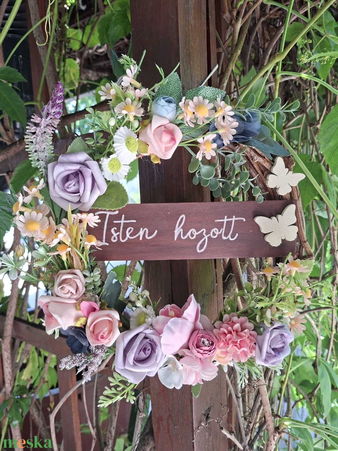 Isten hozott- színes nyári virágos venyige koszorú, kopogtató kézzel írott táblával - otthon & életmód - dekoráció - ajtó- és ablak dekoráció - ajtódísz & kopogtató - Meska.hu Isten hozott- színes nyári virágos venyige koszorú, kopogtató kézzel írott táblával - otthon & életmód - dekoráció - ajtó- és ablak dekoráció - ajtódísz & kopogtató - Meska.hu