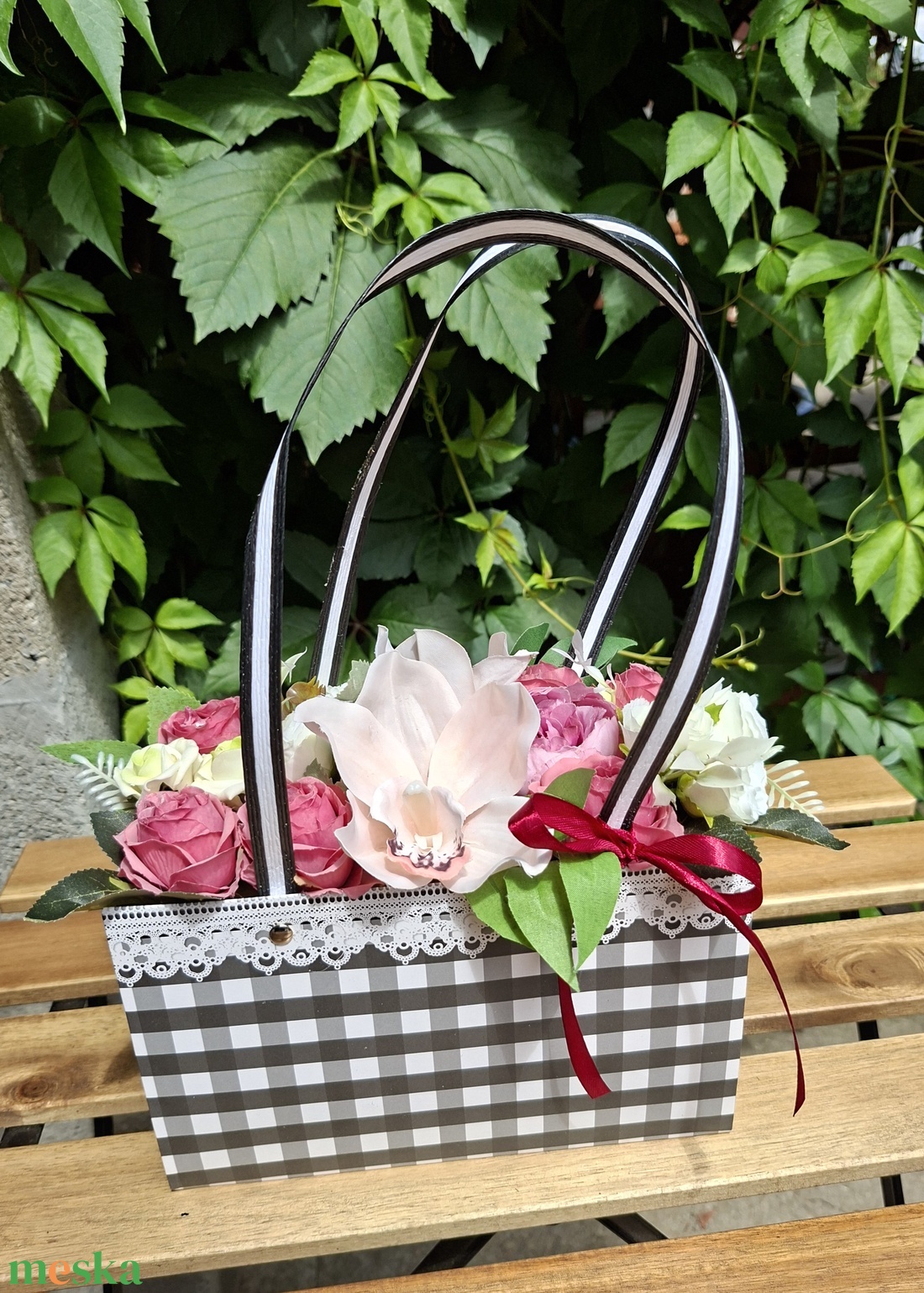 Csodás pillanat! - Orchideás nagy virágtáska, ünnepi alkalmakra, évfordulóra, nyugdíjas búcsúztatóra,AZONNAL VIHETŐ! - otthon & életmód - dekoráció - virágdísz és tartó - csokor & virágdísz - Meska.hu Csodás pillanat! - Orchideás nagy virágtáska, ünnepi alkalmakra, évfordulóra, nyugdíjas búcsúztatóra,AZONNAL VIHETŐ! - otthon & életmód - dekoráció - virágdísz és tartó - csokor & virágdísz - Meska.hu