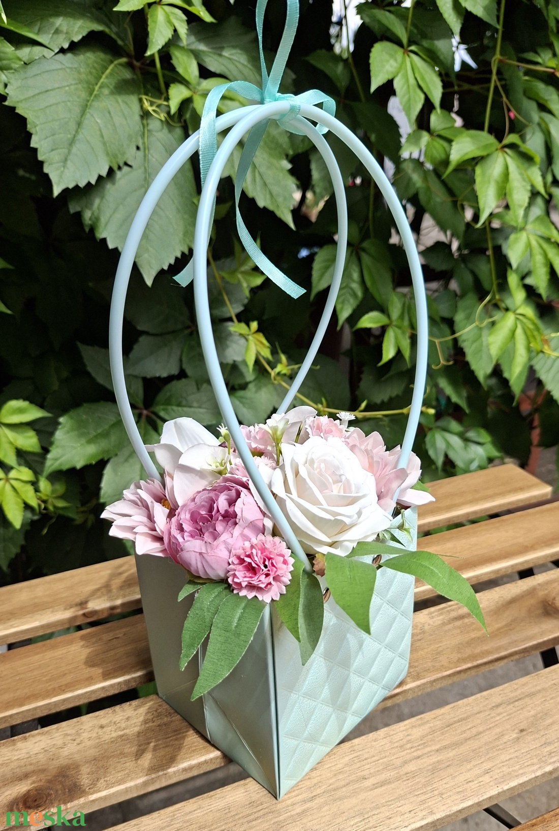 B o l d o g P i l l a n a t- Orchideás menta virágtáska, táskacsokor ünnepi alkalmakra Azonnal vihető! - otthon & életmód - dekoráció - virágdísz és tartó - csokor & virágdísz - Meska.hu B o l d o g P i l l a n a t- Orchideás menta virágtáska, táskacsokor ünnepi alkalmakra Azonnal vihető! - otthon & életmód - dekoráció - virágdísz és tartó - csokor & virágdísz - Meska.hu