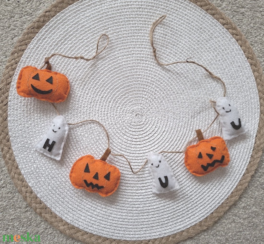Mókás tökfejek- őszi dísz, dekoráció, függődísz, filcfűzér, ablakdekoráció, ajtódísz - otthon & életmód - dekoráció - halloween - halloweeni ajtódíszek és ablakdíszek - Meska.hu Mókás tökfejek- őszi dísz, dekoráció, függődísz, filcfűzér, ablakdekoráció, ajtódísz - otthon & életmód - dekoráció - halloween - halloweeni ajtódíszek és ablakdíszek - Meska.hu