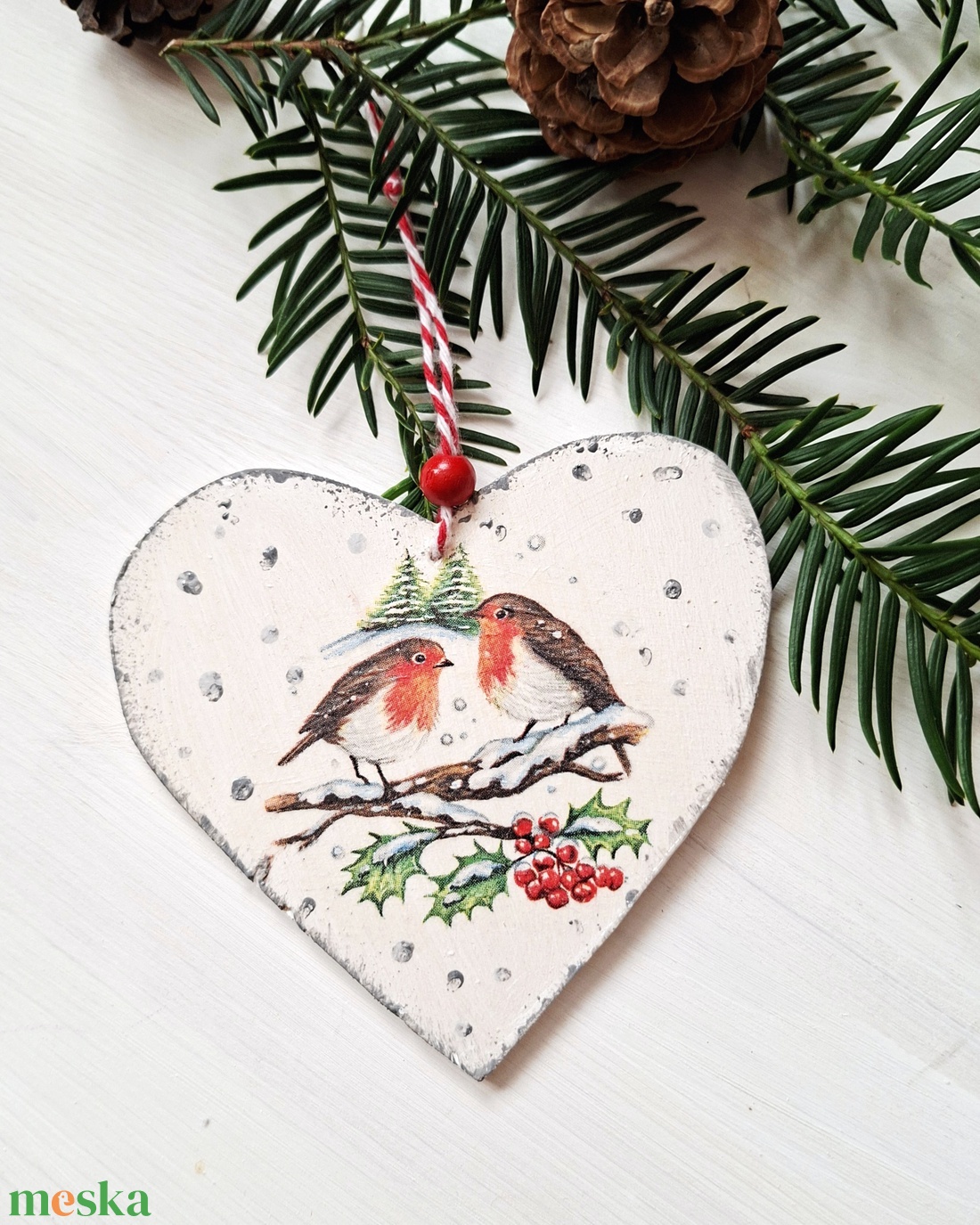 Tél az erdőn- Vörösbegyek-  karácsonyi szívecske, függődísz, dekoráció - karácsony - karácsonyi lakásdekoráció - karácsonyfadíszek - Meska.hu