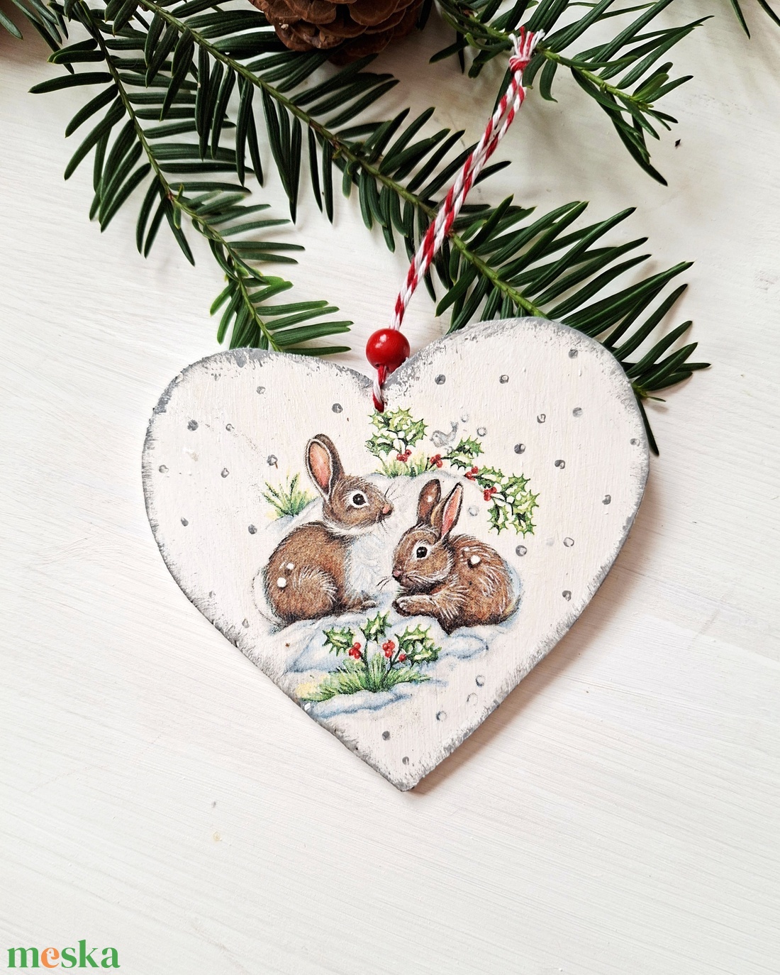 Tél az erdőn- Nyuszik - karácsonyi szívecske, függődísz, dekoráció - karácsony - adventi díszek - adventi ajtódísz - Meska.hu