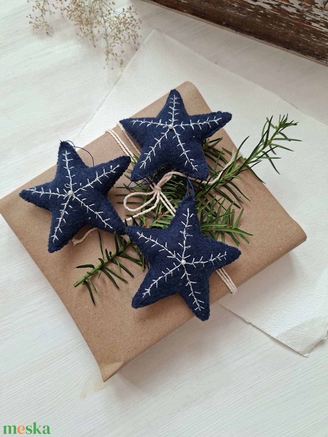 Kék- ezüst csillagok- karácsonyfadíszek, filc díszek - karácsony - karácsonyi lakásdekoráció - karácsonyfadíszek - Meska.hu