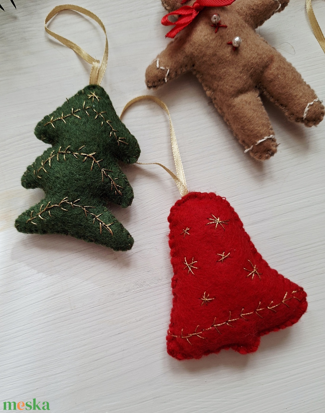 Karácsonyfadíszek Mézi, csengő, fenyő, gömb 4 db filc szett, karácsonyi dekoráció, függődíszek  - karácsony - karácsonyi lakásdekoráció - karácsonyfadíszek - Meska.hu  Karácsonyfadíszek Mézi, csengő, fenyő, gömb 4 db filc szett, karácsonyi dekoráció, függődíszek  - karácsony - karácsonyi lakásdekoráció - karácsonyfadíszek - Meska.hu