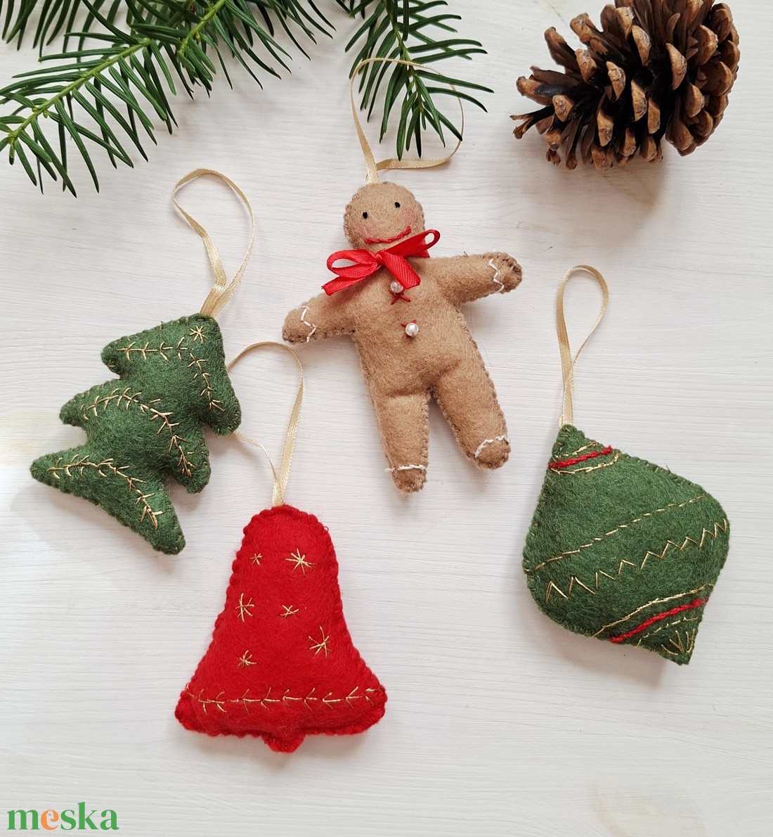 Karácsonyfadíszek Mézi, csengő, fenyő, gömb 4 db filc szett, karácsonyi dekoráció, függődíszek  - karácsony - karácsonyi lakásdekoráció - karácsonyfadíszek - Meska.hu  Karácsonyfadíszek Mézi, csengő, fenyő, gömb 4 db filc szett, karácsonyi dekoráció, függődíszek  - karácsony - karácsonyi lakásdekoráció - karácsonyfadíszek - Meska.hu