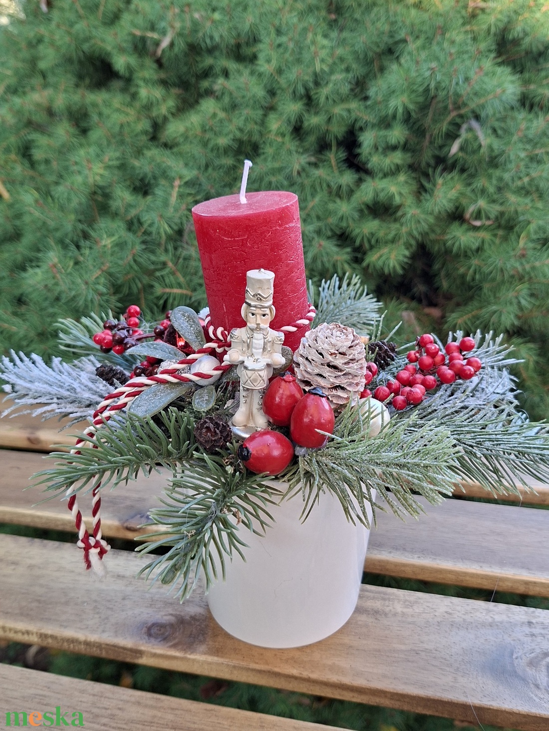 Diótörő piros gyertyás asztaldísz - karácsony - adventi díszek - adventi gyertyadíszek és koszorúdíszek - Meska.hu