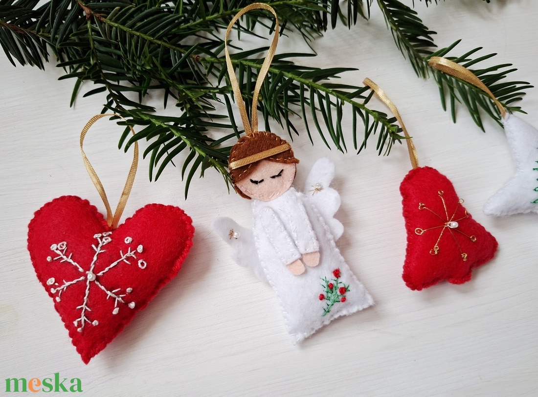 Karácsonyi hímzett filc díszek-4db angyal, csillag, csengő, szív  - karácsony - karácsonyi lakásdekoráció - karácsonyfadíszek - Meska.hu