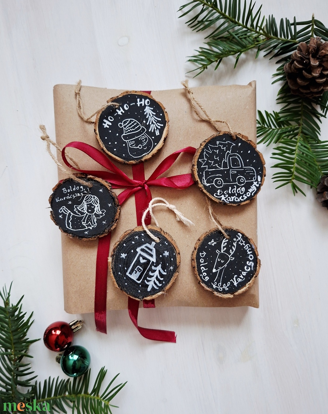 Boldog karácsonyt!  Karácsonyi fakorongok  5 db, ajándékkísérők, karácsonyi dekoráció - karácsony - karácsonyi lakásdekoráció - karácsonyfadíszek - Meska.hu
