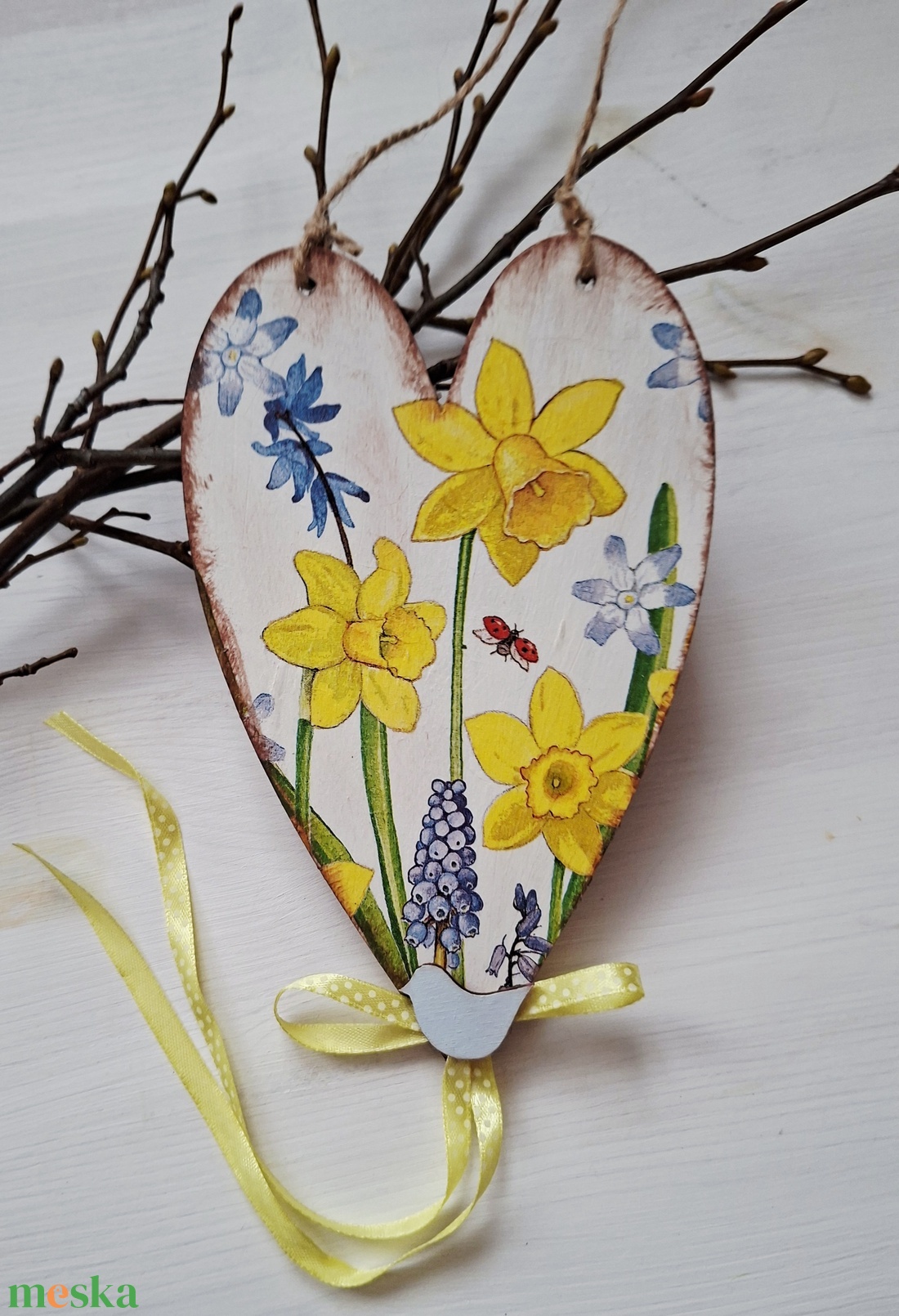 Nárciszok, tavaszi szívtábla - otthon & életmód - dekoráció - fali és függő dekoráció - függődísz - Meska.hu