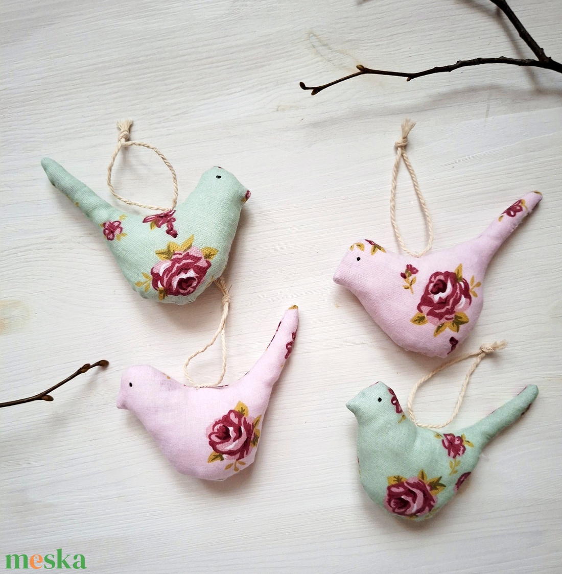Vidám tavaszi madárkák- tavaszi dekoráció, akasztós díszek, barkadísz - otthon & életmód - dekoráció - fali és függő dekoráció - függődísz - Meska.hu