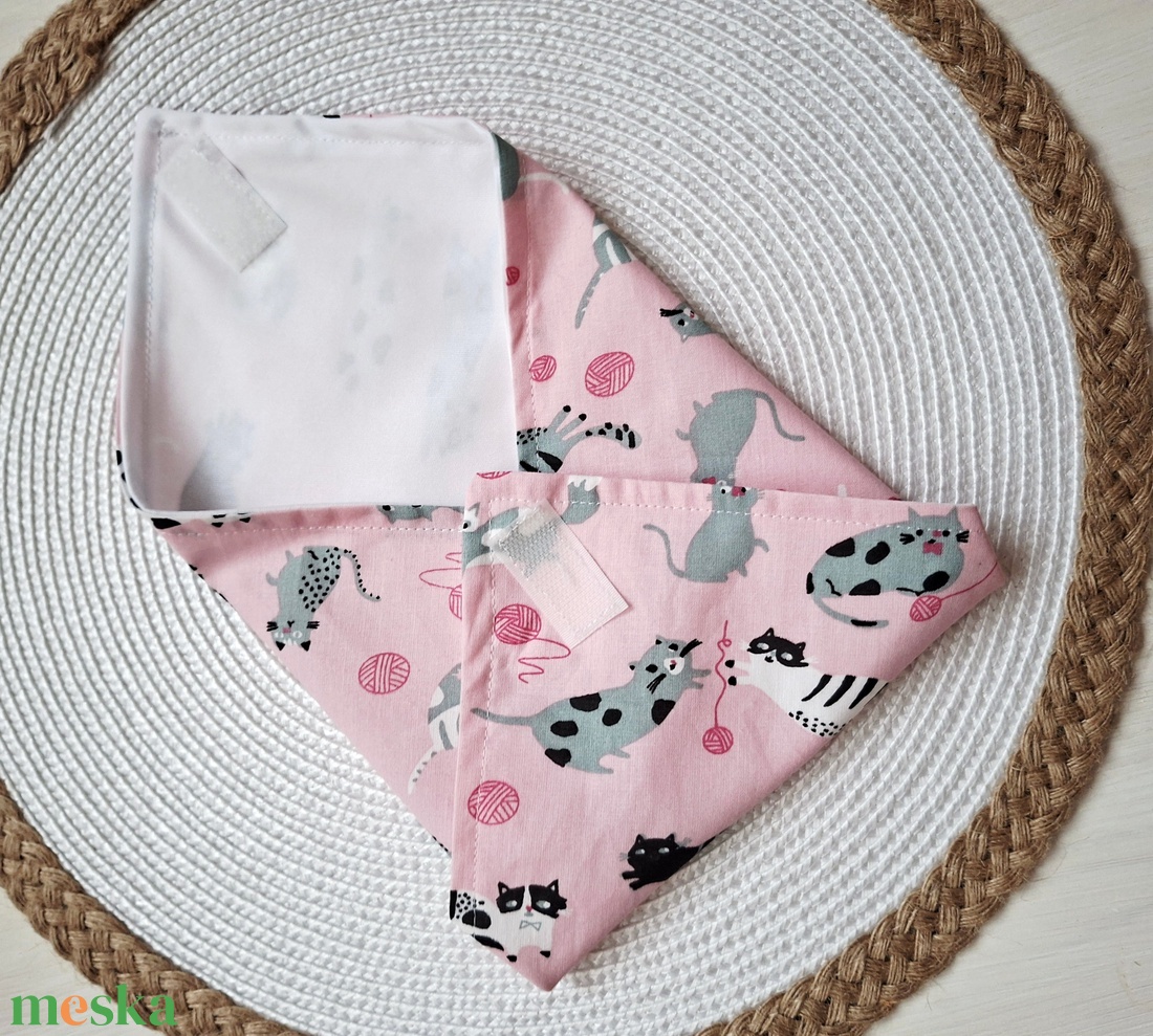 Cica  gombolyaggal- újra szalvéta, textil szalvéta, csomagolás - otthon & életmód - konyhafelszerelés, tálalás - konyhai textil - szalvéta - Meska.hu